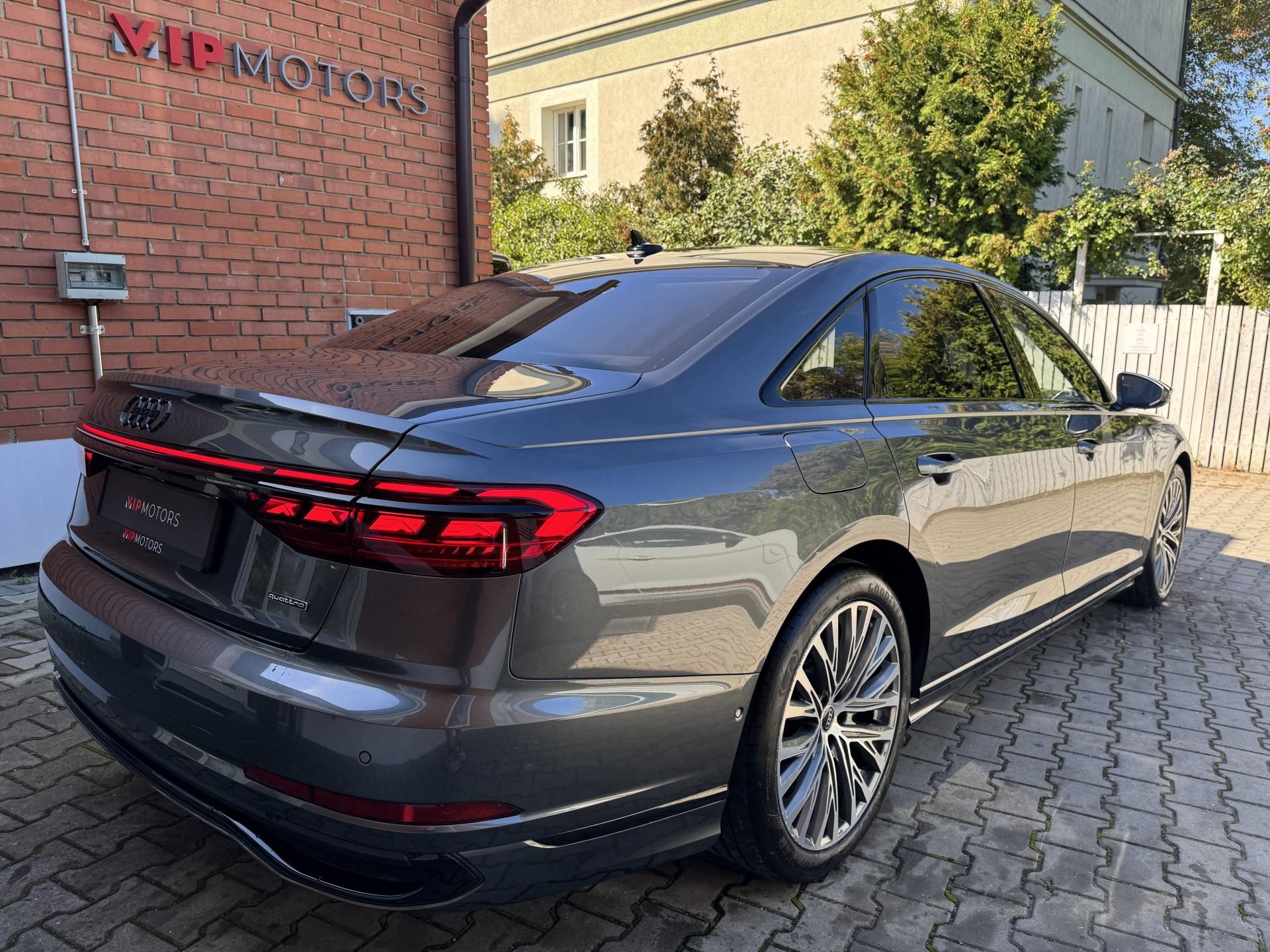 Audi A8, A8L-60TFSIe-EXCLUSIVE-B&O-R20 - fotka 4