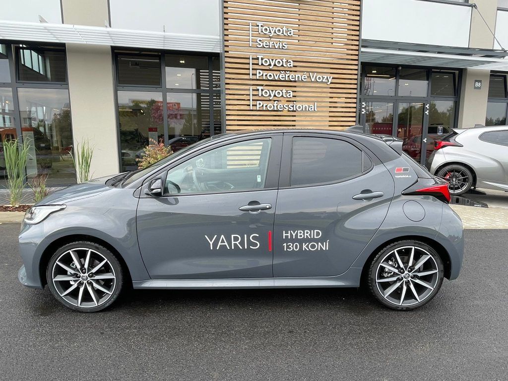 Toyota Yaris, 1.5.Hybrid 130 HP GR Sport - fotka 4