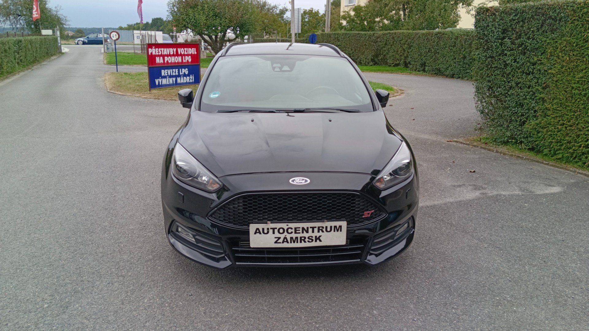 Ford Focus, 2.0 I ST 184 KW - fotka 2