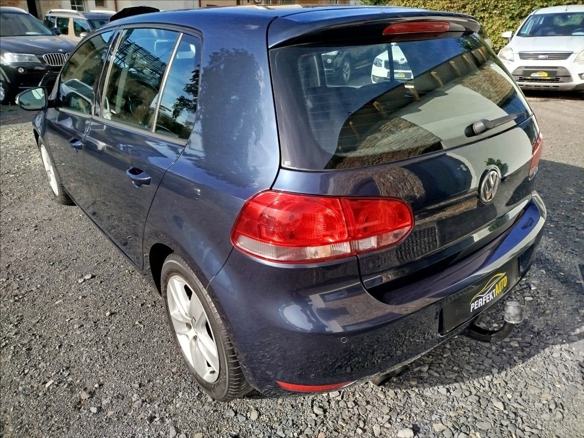 Volkswagen Golf, 2,0 TDi, 1.MAJITEL - fotka 4