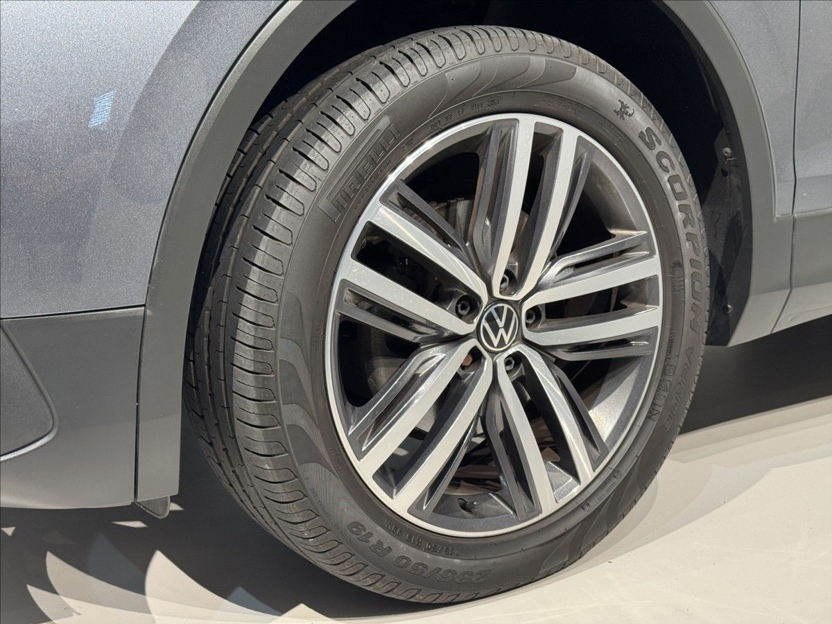 Volkswagen Tiguan Allspace, 2,0 TDi  DSG Life Virtual LED - fotka 5