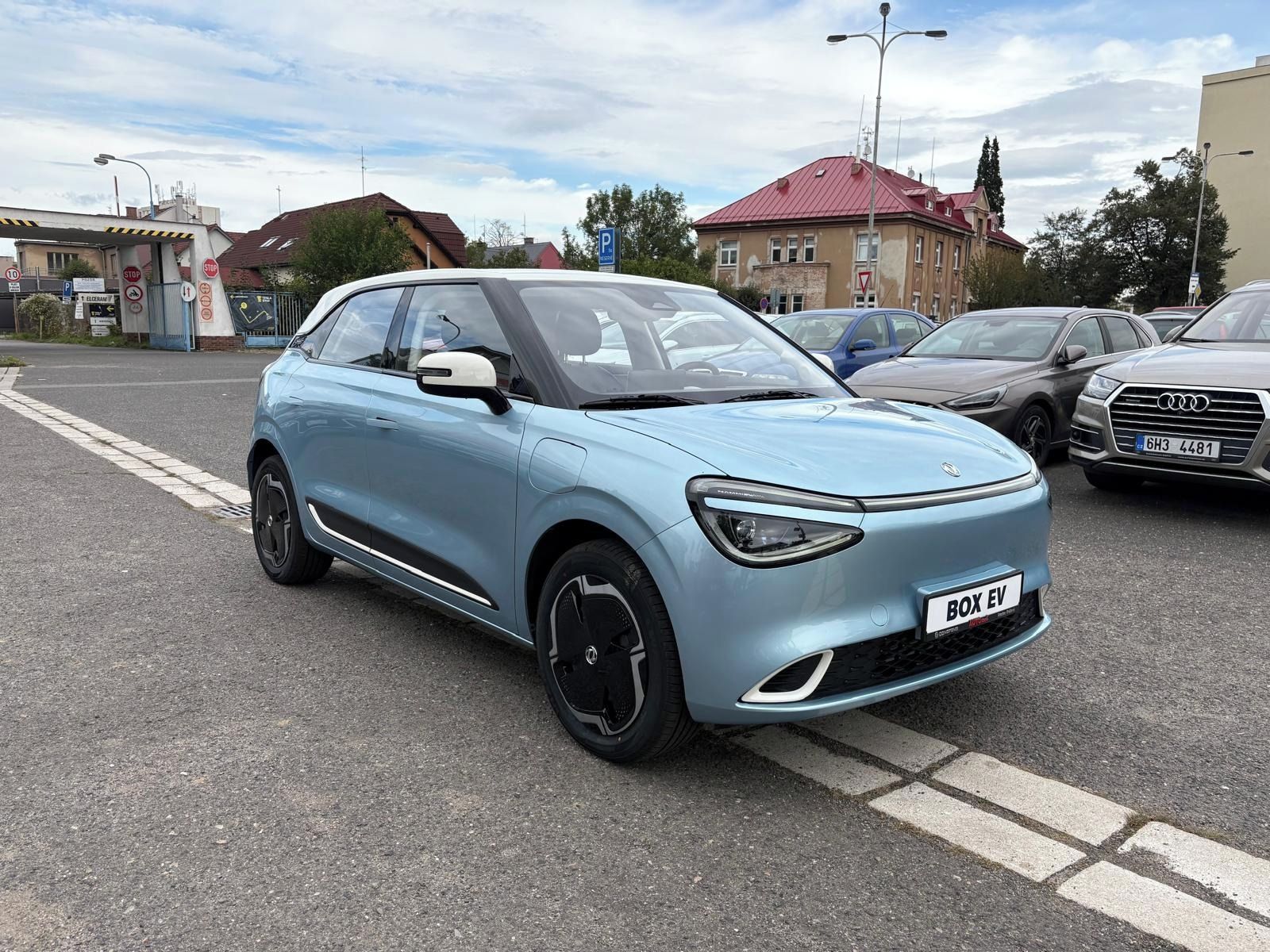 Dongfeng Box, E1 31,4 kWh Falling Rain Blue - fotka 2