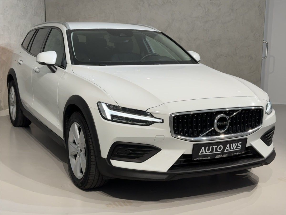 Volvo V60, 2,0 B4 AWD  Cross Country LED - fotka 3