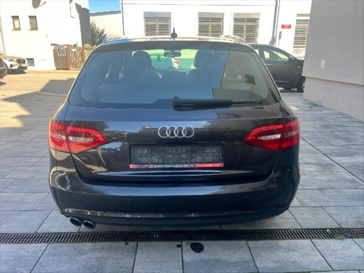 Audi A4 Avant, 2,0 S line - fotka 6