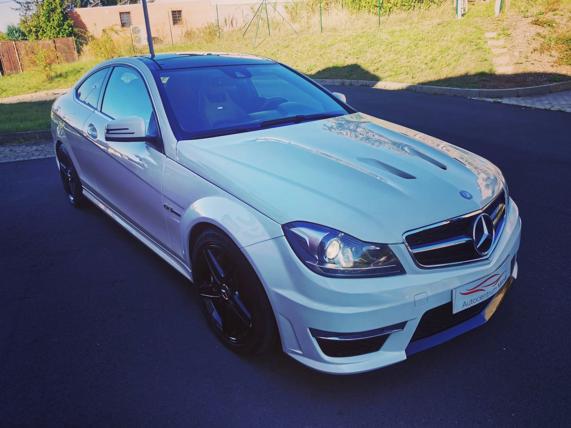 Mercedes-Benz Třídy C, C 63 AMG - fotka 6