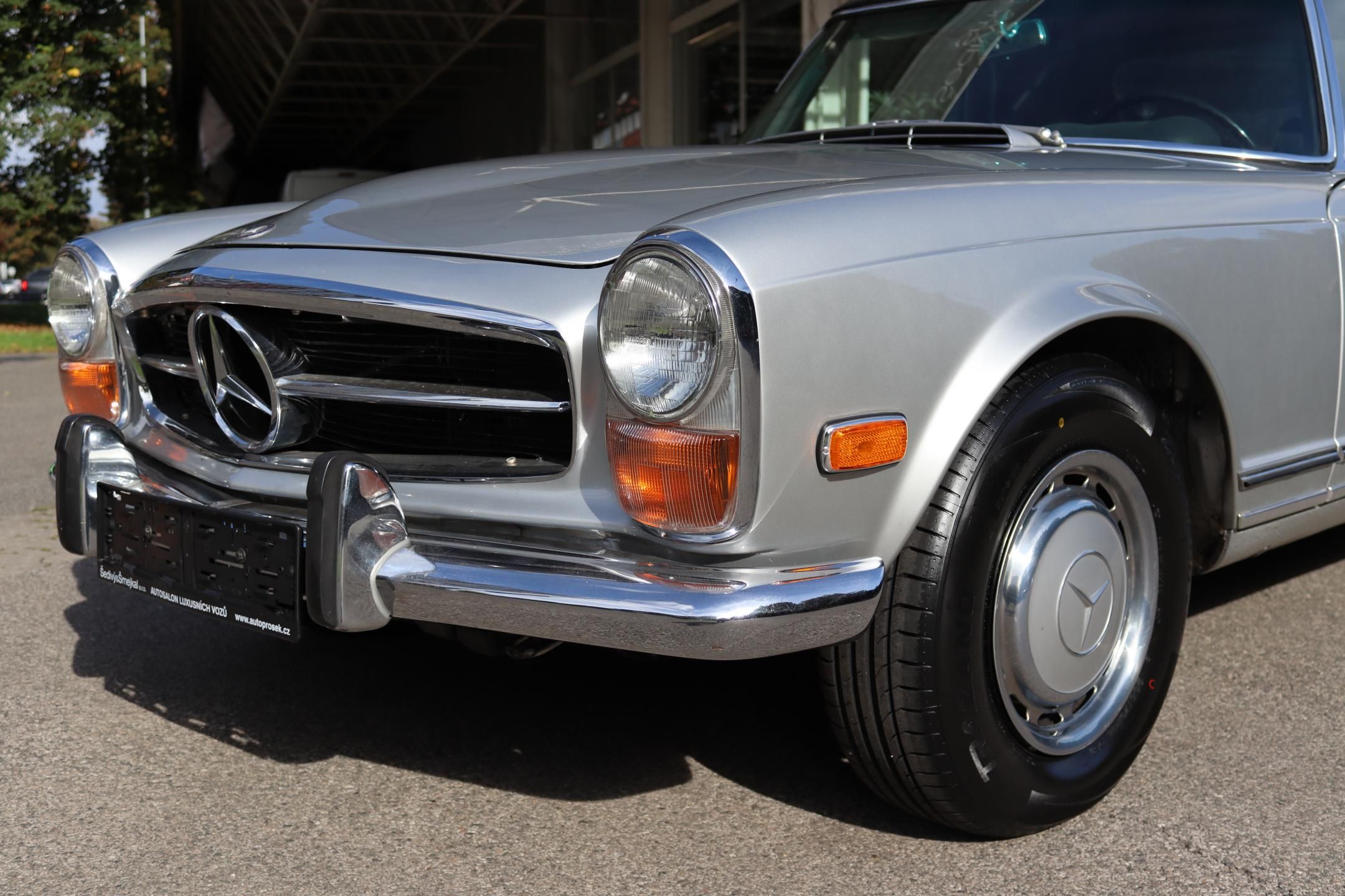 Mercedes-Benz SL, W113 280 SL ROADSTER PAGODA - fotka 5
