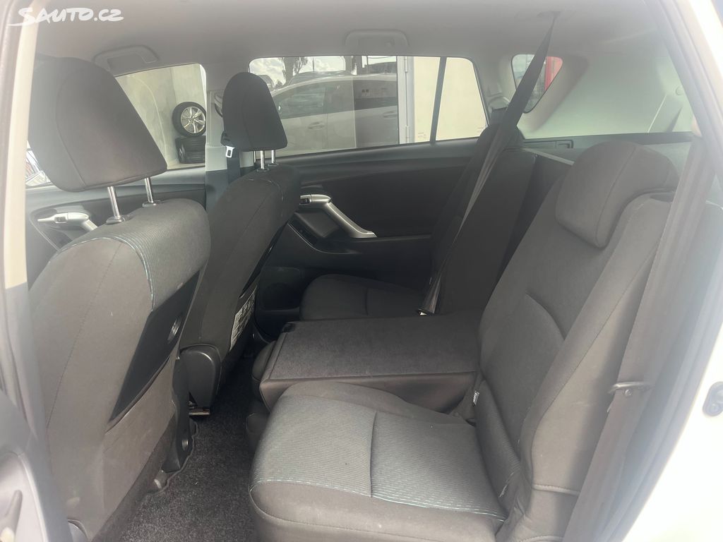 Toyota Verso, fotka 14