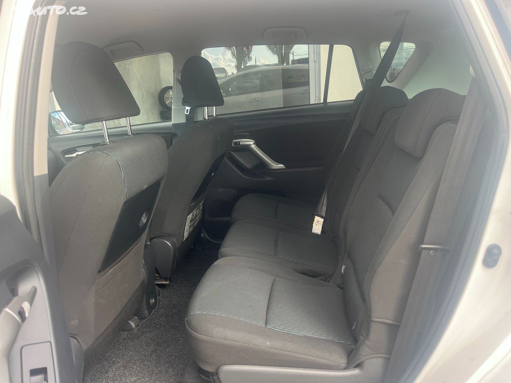 Toyota Verso, fotka 15