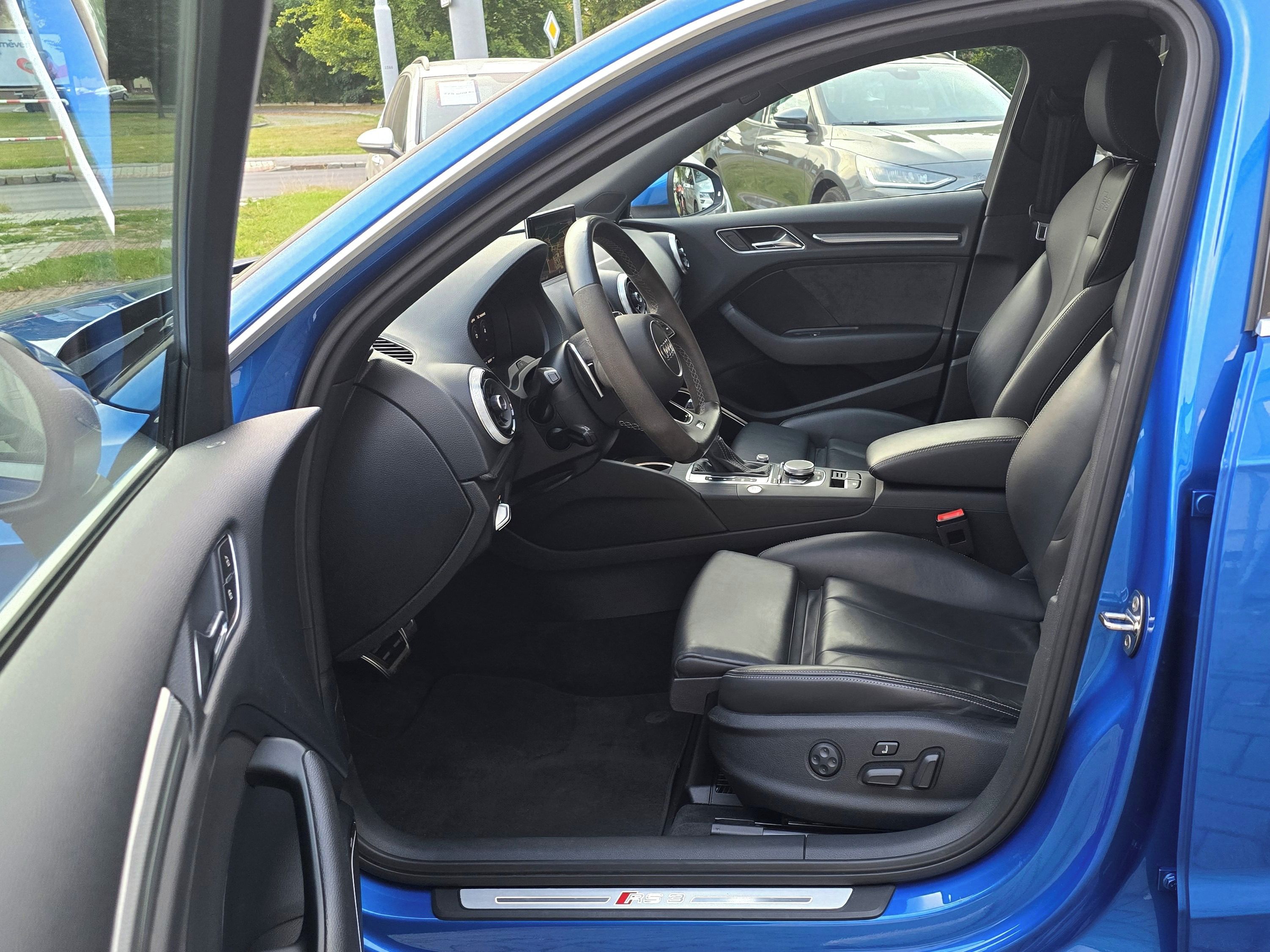 Audi RS3, Sportback TFSI quattro Stronic - fotka 4