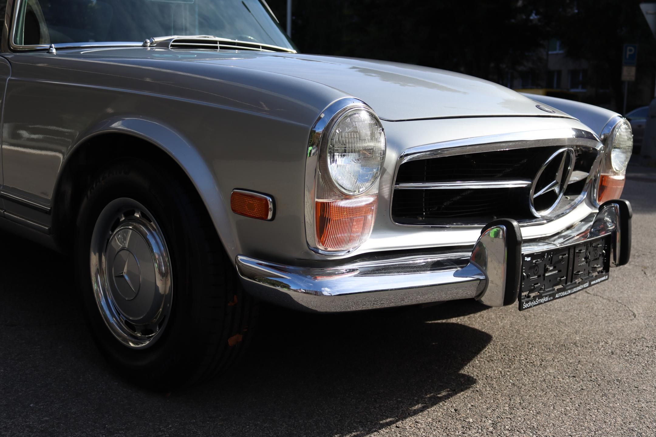 Mercedes-Benz SL, W113 280 SL ROADSTER PAGODA - fotka 6