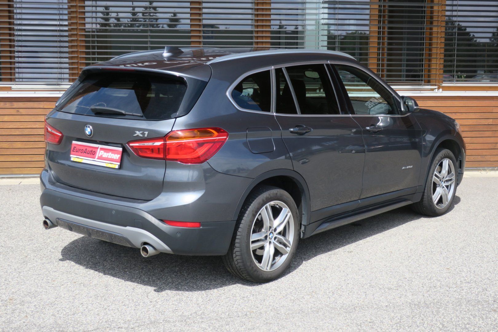 BMW X1, 2.0 xDrive25d SPORT LINE - fotka 5