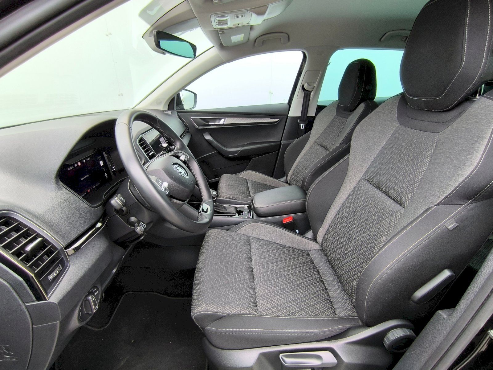 Škoda Karoq, DSG 2.0 TDI / 110kW / 4x4 / TO - fotka 6