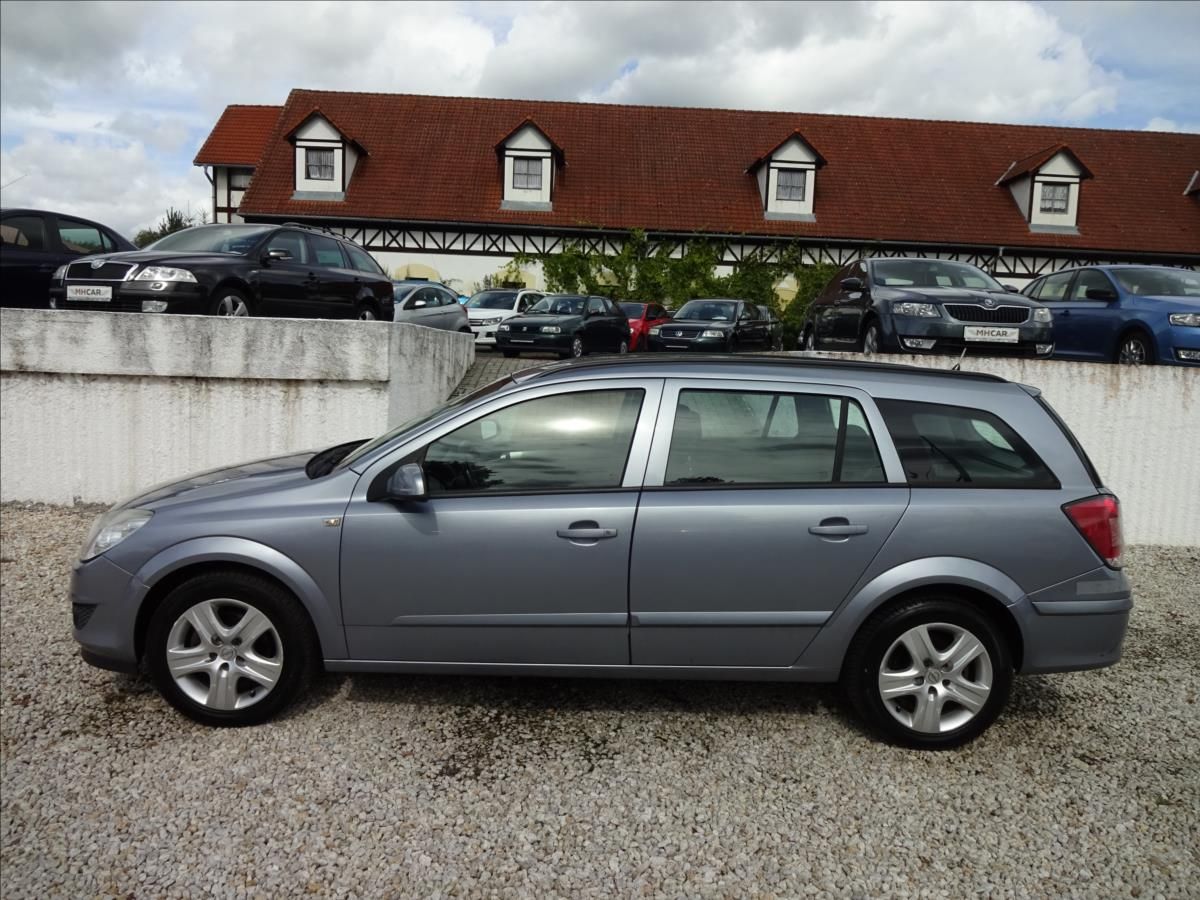 Opel Astra, 1,6i 85kW - fotka 4