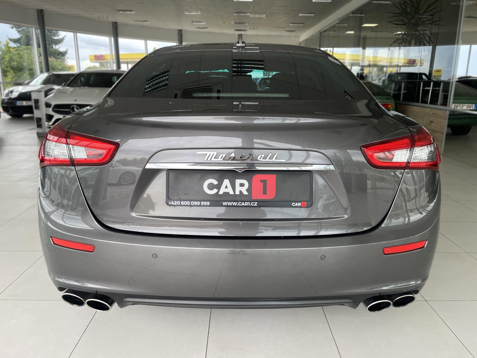 Maserati Ghibli, SQ4 302kW*V6*KeyLess*TopStav - fotka 5