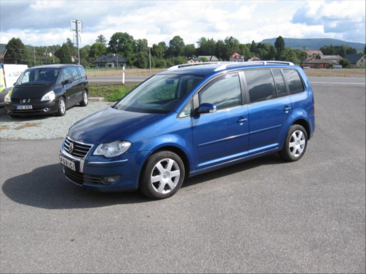 Volkswagen Touran, 2,0 Automat - fotka 2