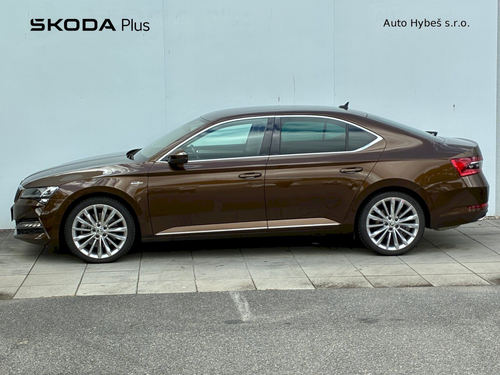Škoda Superb, 2,0 TSI / 206 kW L&K DSG 4x4 - fotka 3