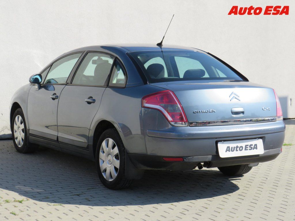 Citroën C4, 1.6 16V,ČR,AC,temp - fotka 6