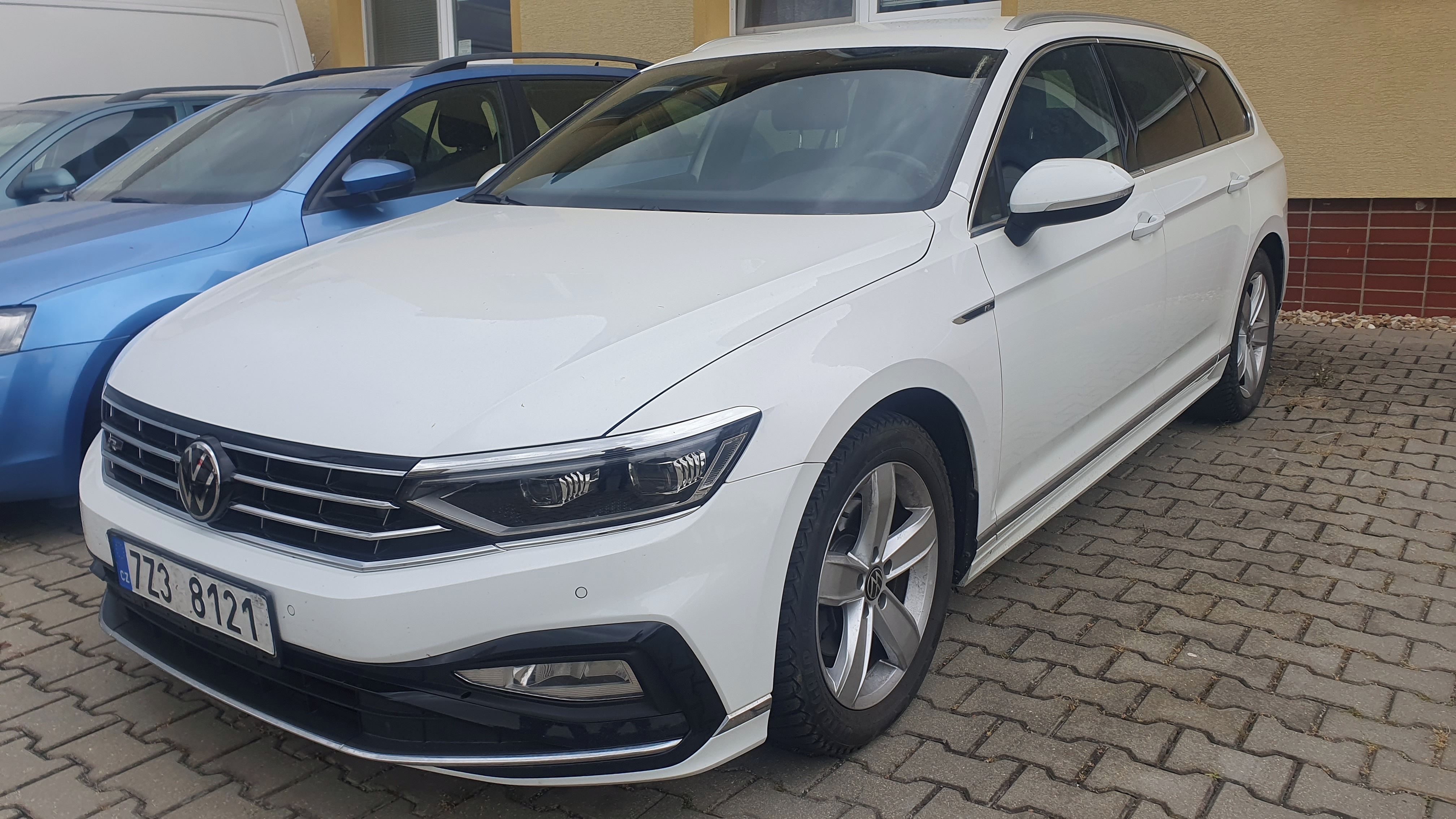 Volkswagen Passat, 2.0 TDI 147 kw R-Line, Matrix