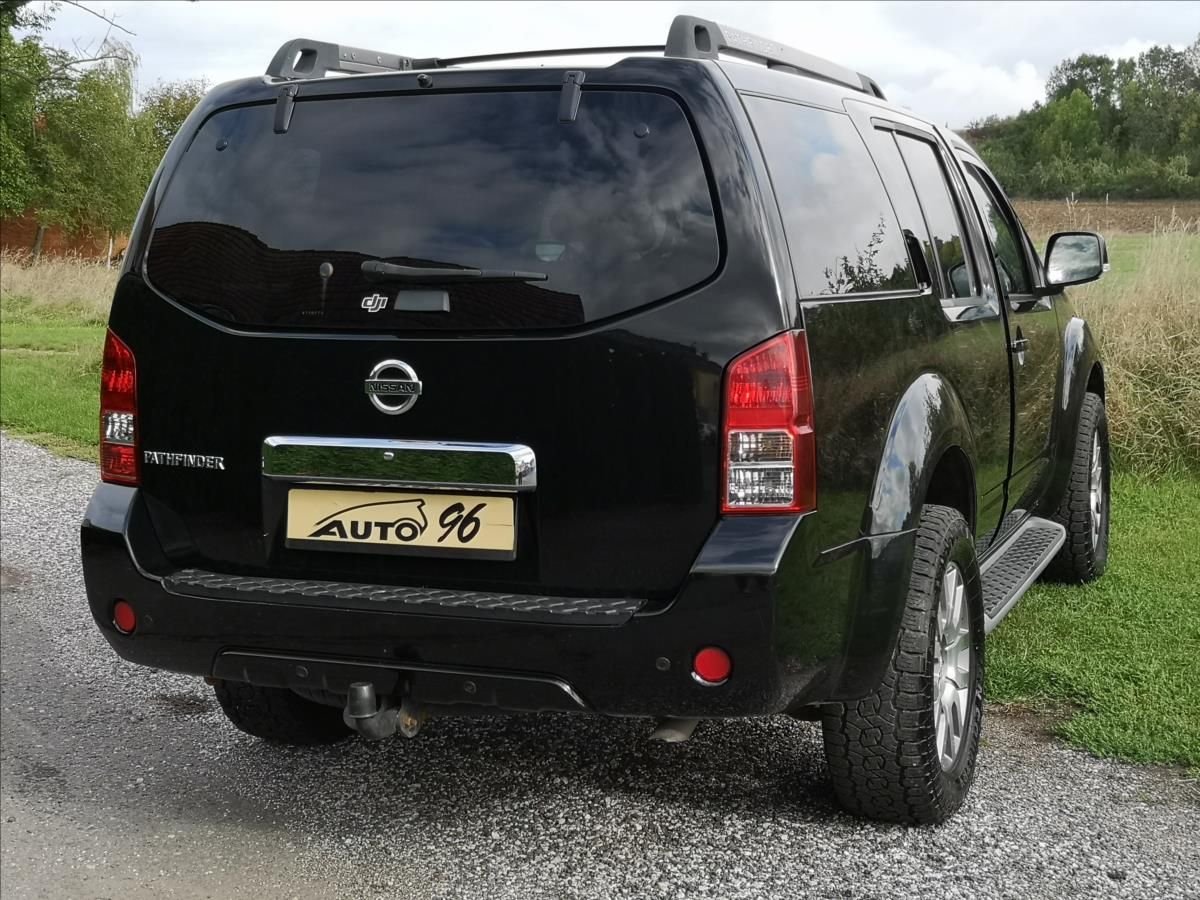 Nissan Pathfinder, 2,5 dci, 4x4, 7 míst, zak.v ČR - fotka 2