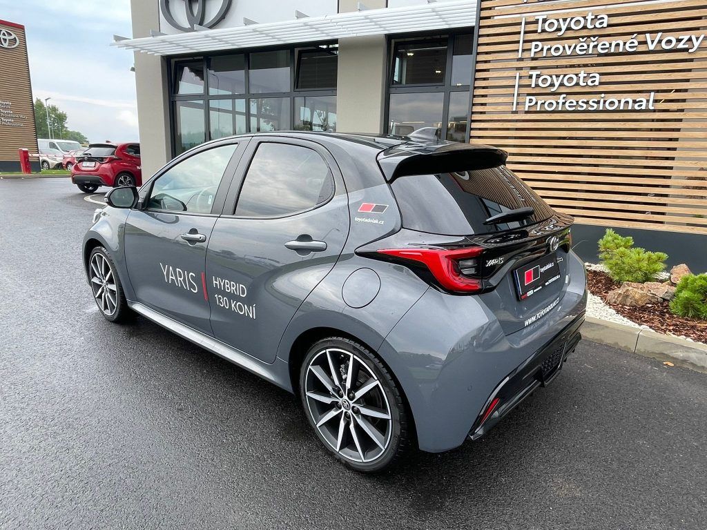 Toyota Yaris, 1.5.Hybrid 130 HP GR Sport - fotka 5