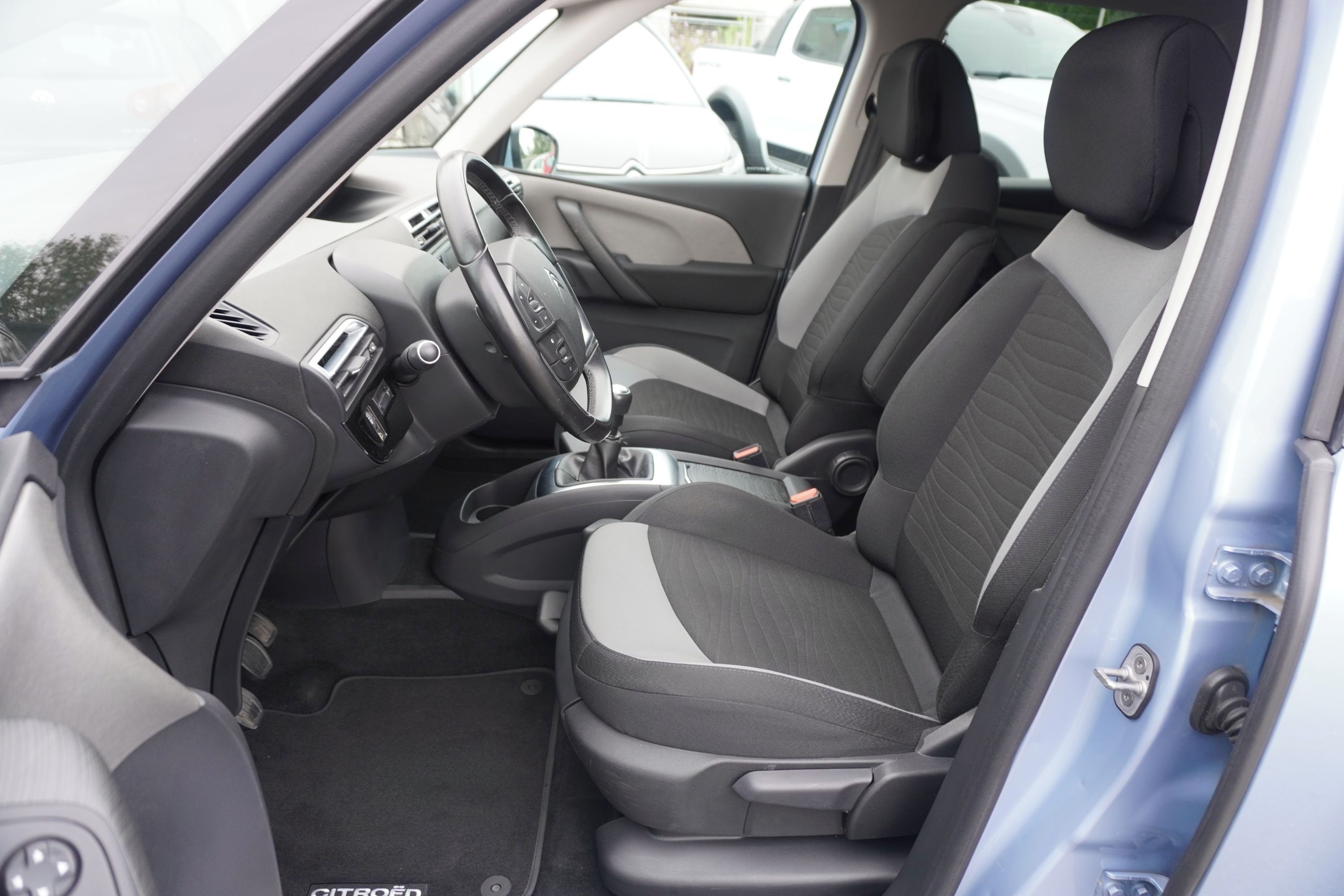 Citroën C4 Picasso, 1.6BHDi 120 MAN6 FEEL - fotka 6