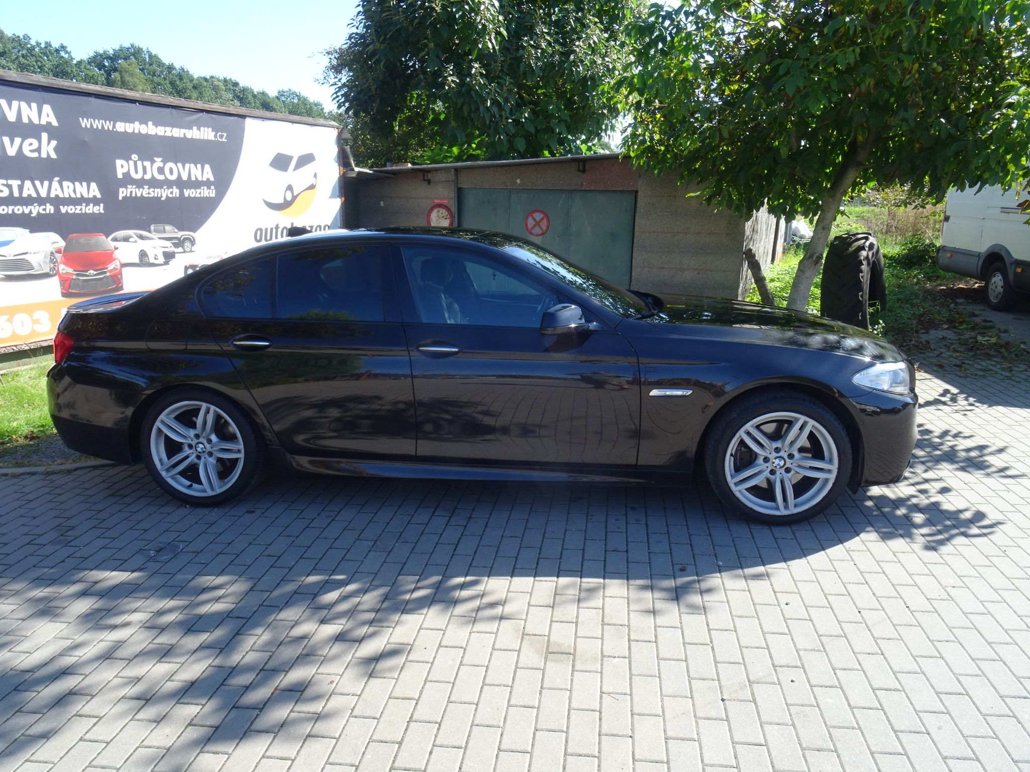 BMW Řada 5, 525 D XDRIVE - fotka 3