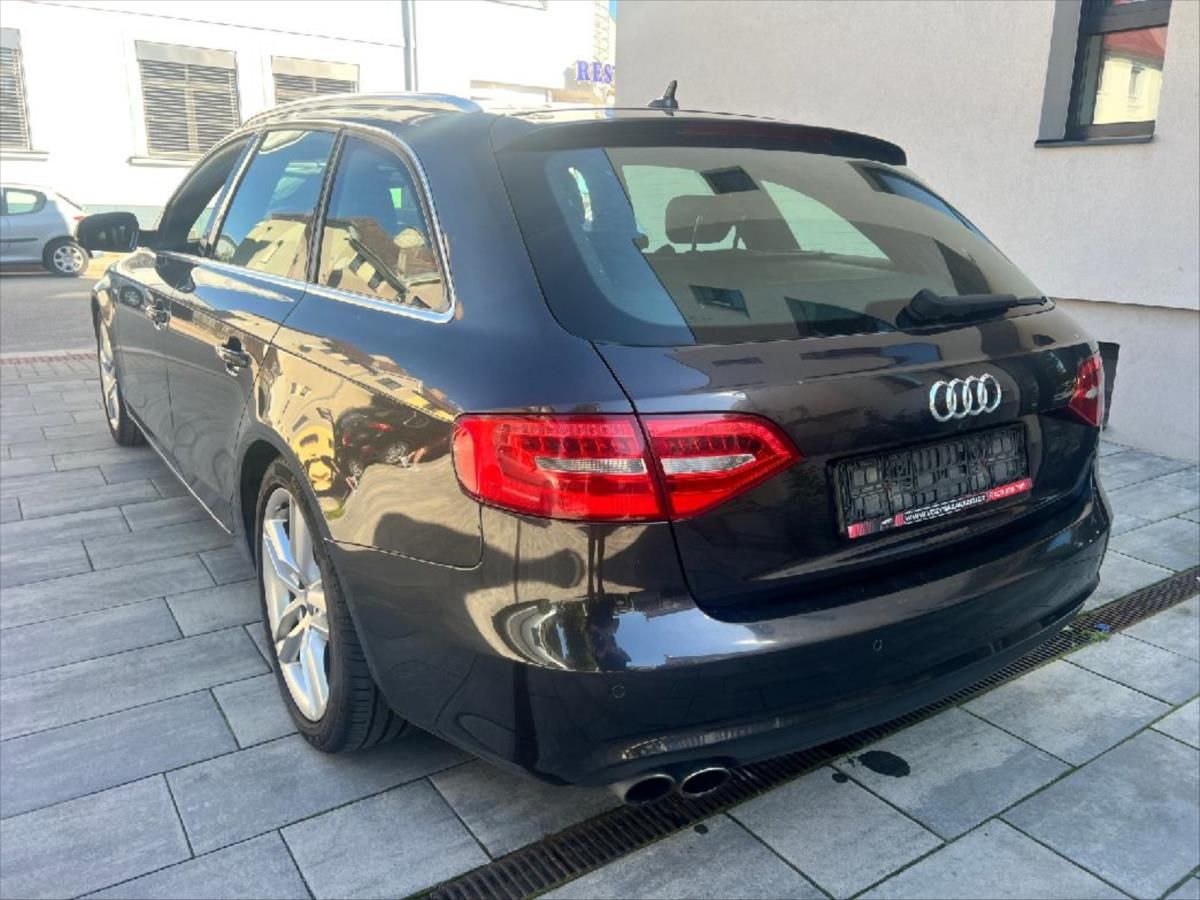 Audi A4 Avant, 2,0 S line - fotka 3