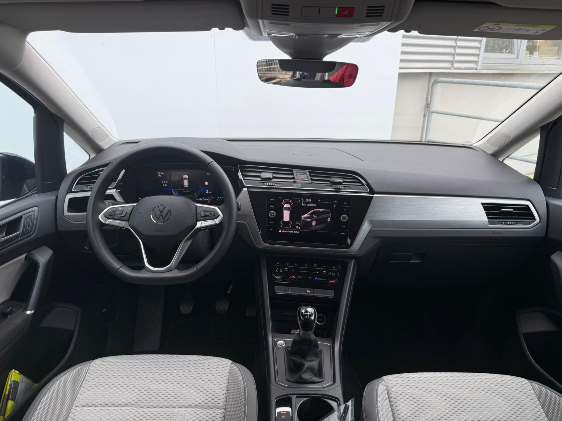 Volkswagen Touran, Comfortline 1.5 TSI 110kw 7 mí - fotka 5