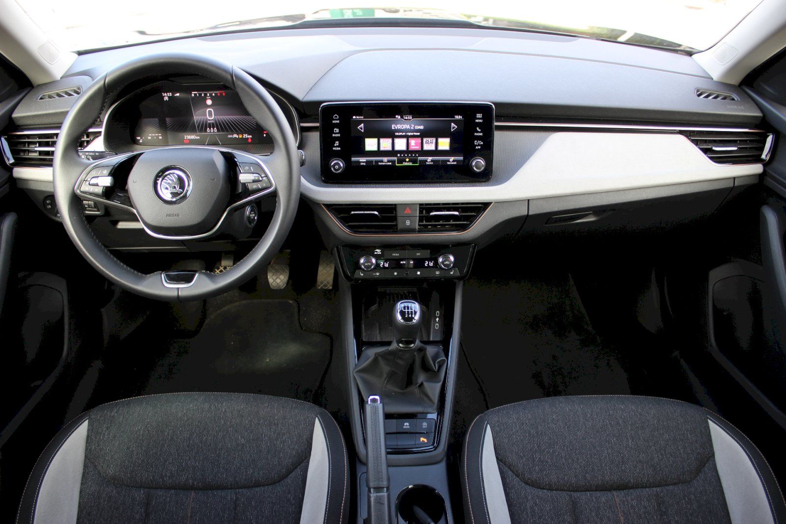 Škoda Kamiq, Top Selection 1,0TSI 85kW - fotka 5