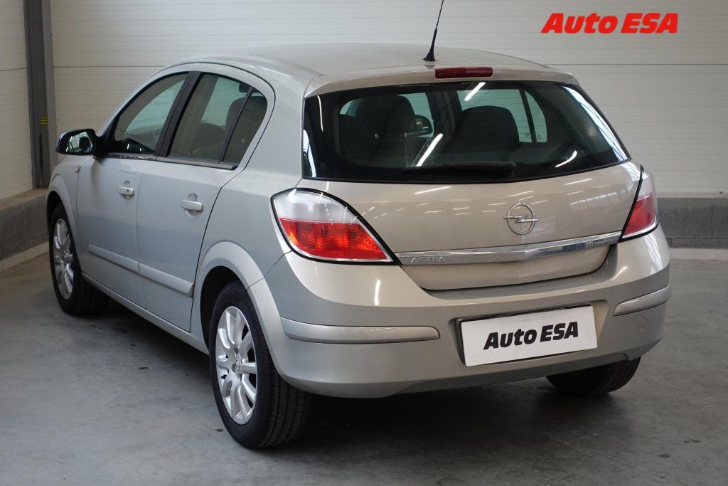 Opel Astra, 1.6i,ČR,AC,STK9/27 - fotka 4