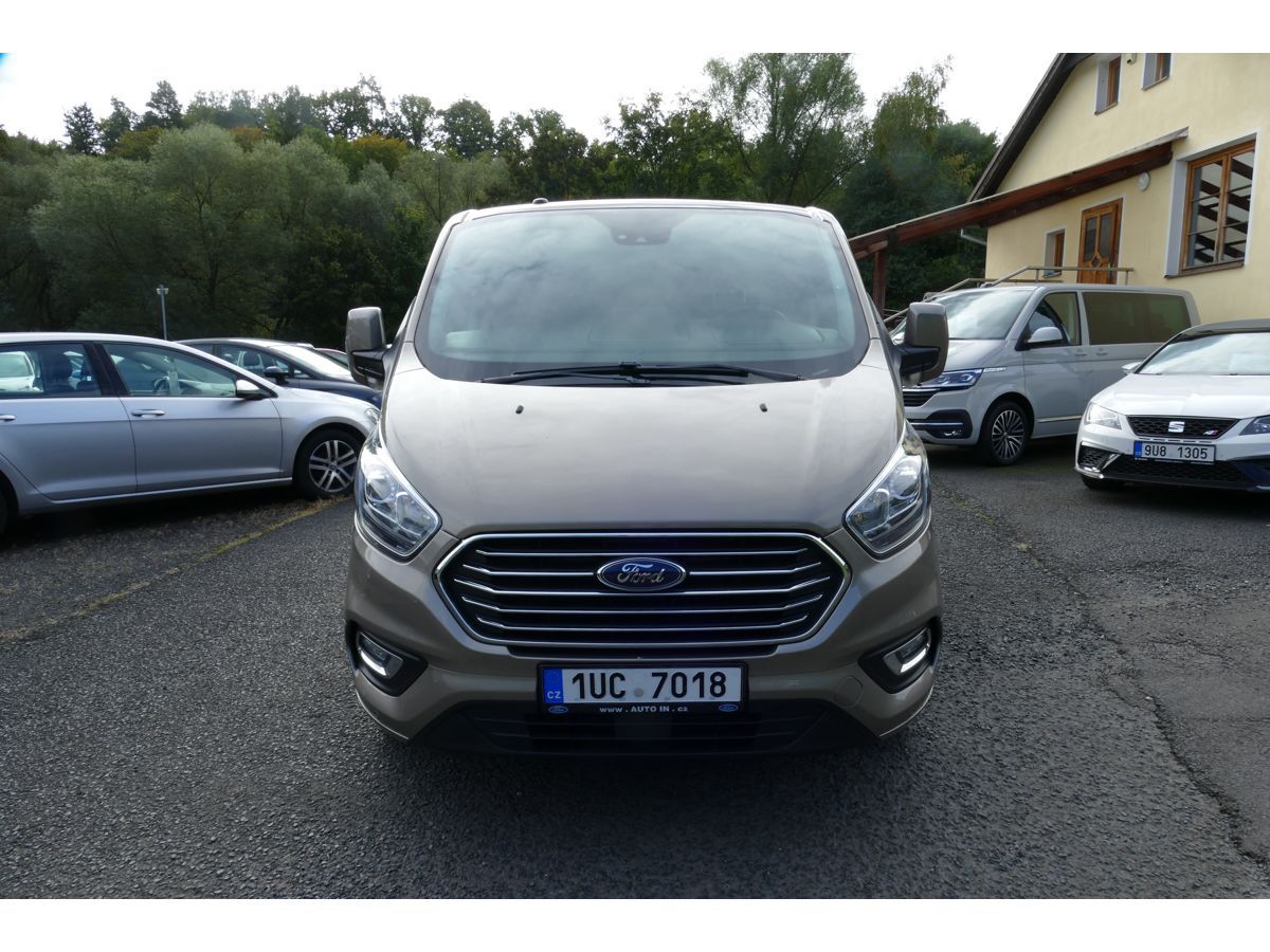 Ford Tourneo Custom, 2,0TDCI AUTOMAT TITANIUM - fotka 2