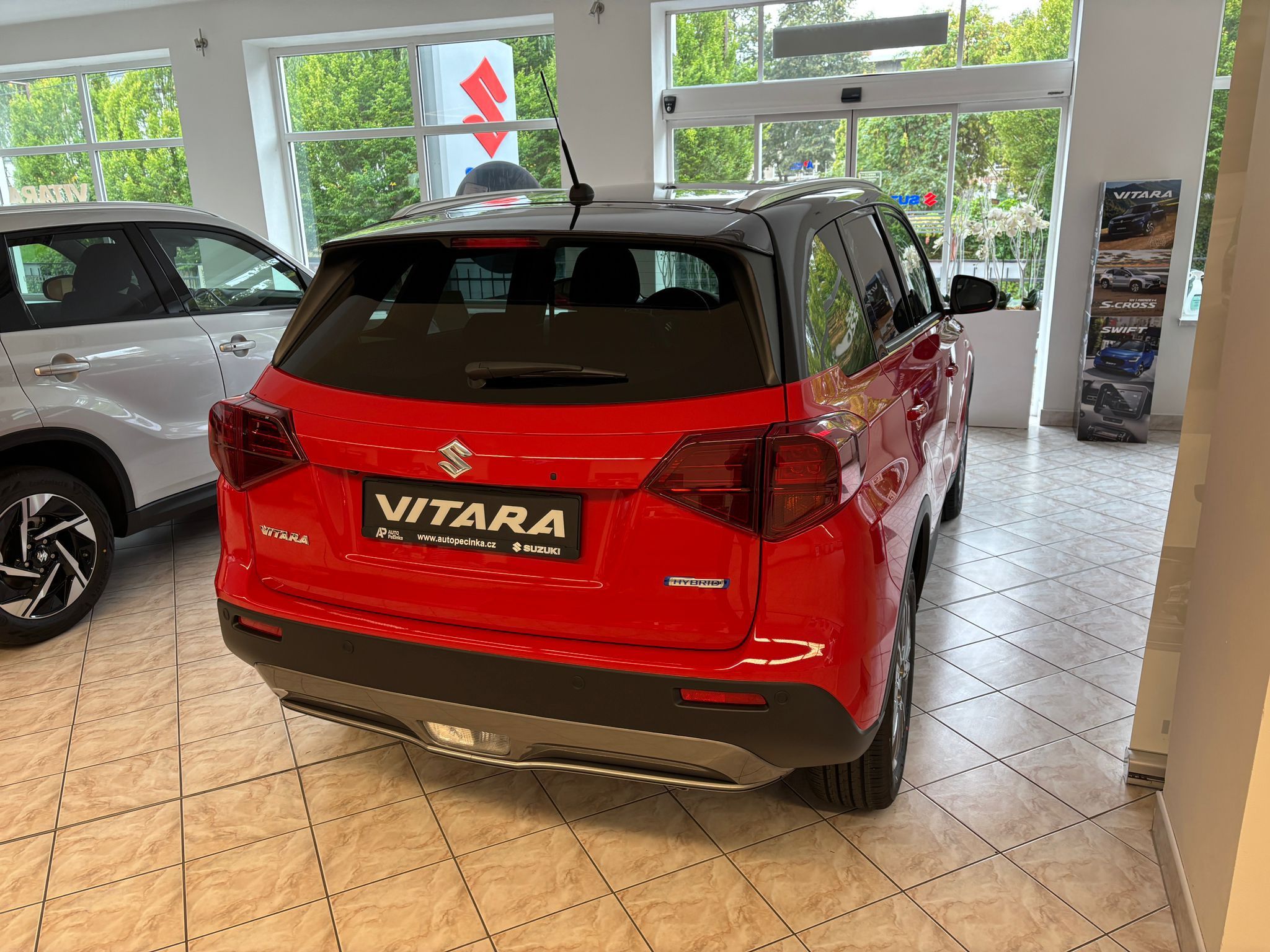 Suzuki Vitara, 1,4 Premium AllGrip AT Hybrid - fotka 4