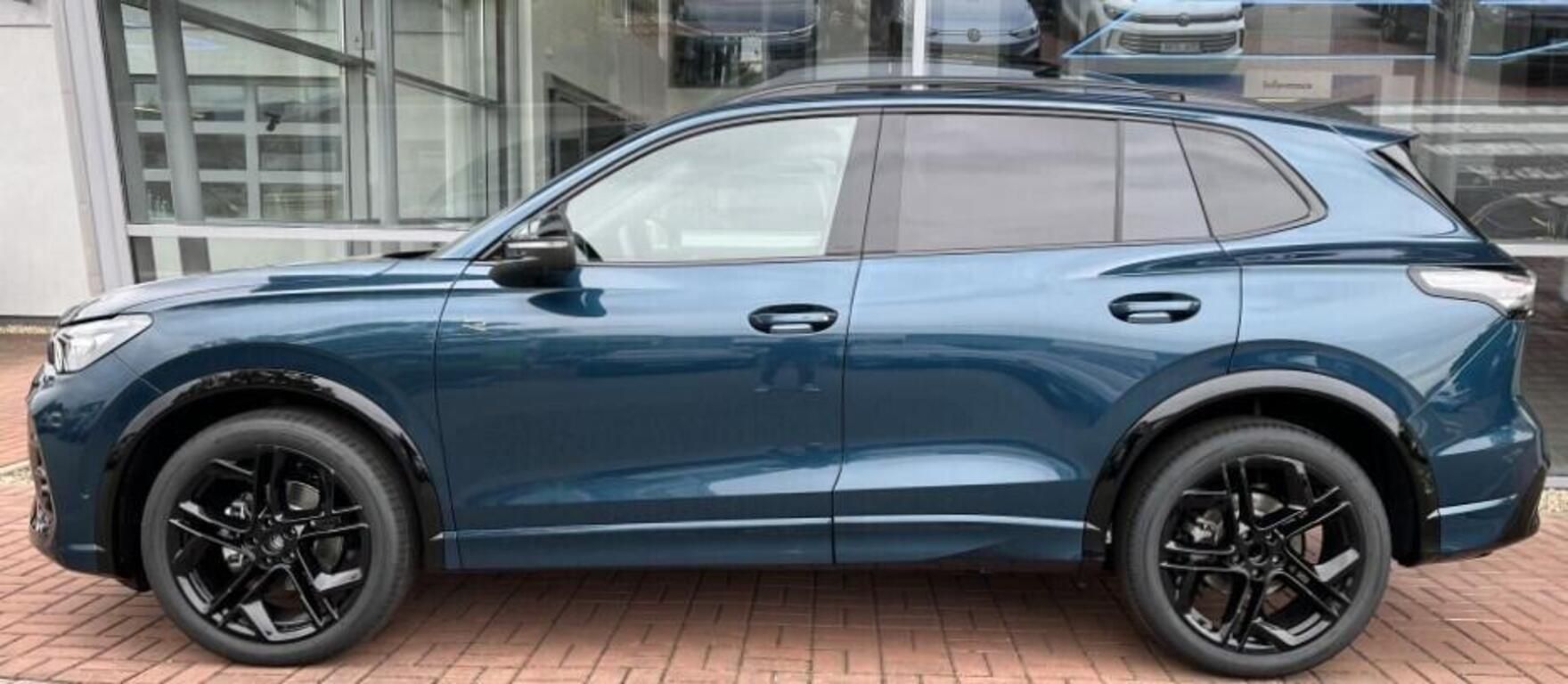 Volkswagen Tiguan, R-Line 1,5 eTSI mHEV 110 kW - fotka 2