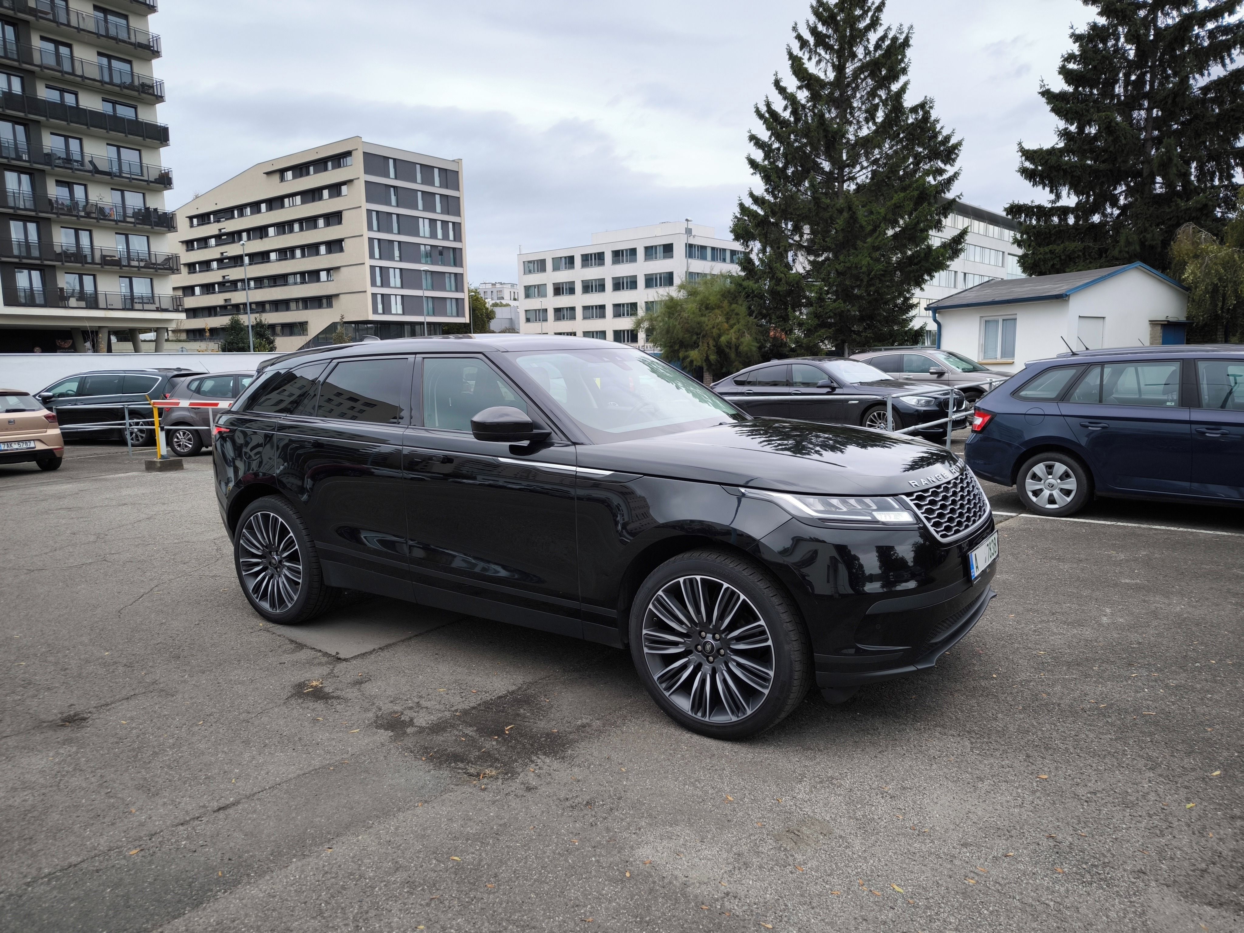 Land Rover Range Rover Velar, 2.0 benzin, DPH - fotka 2