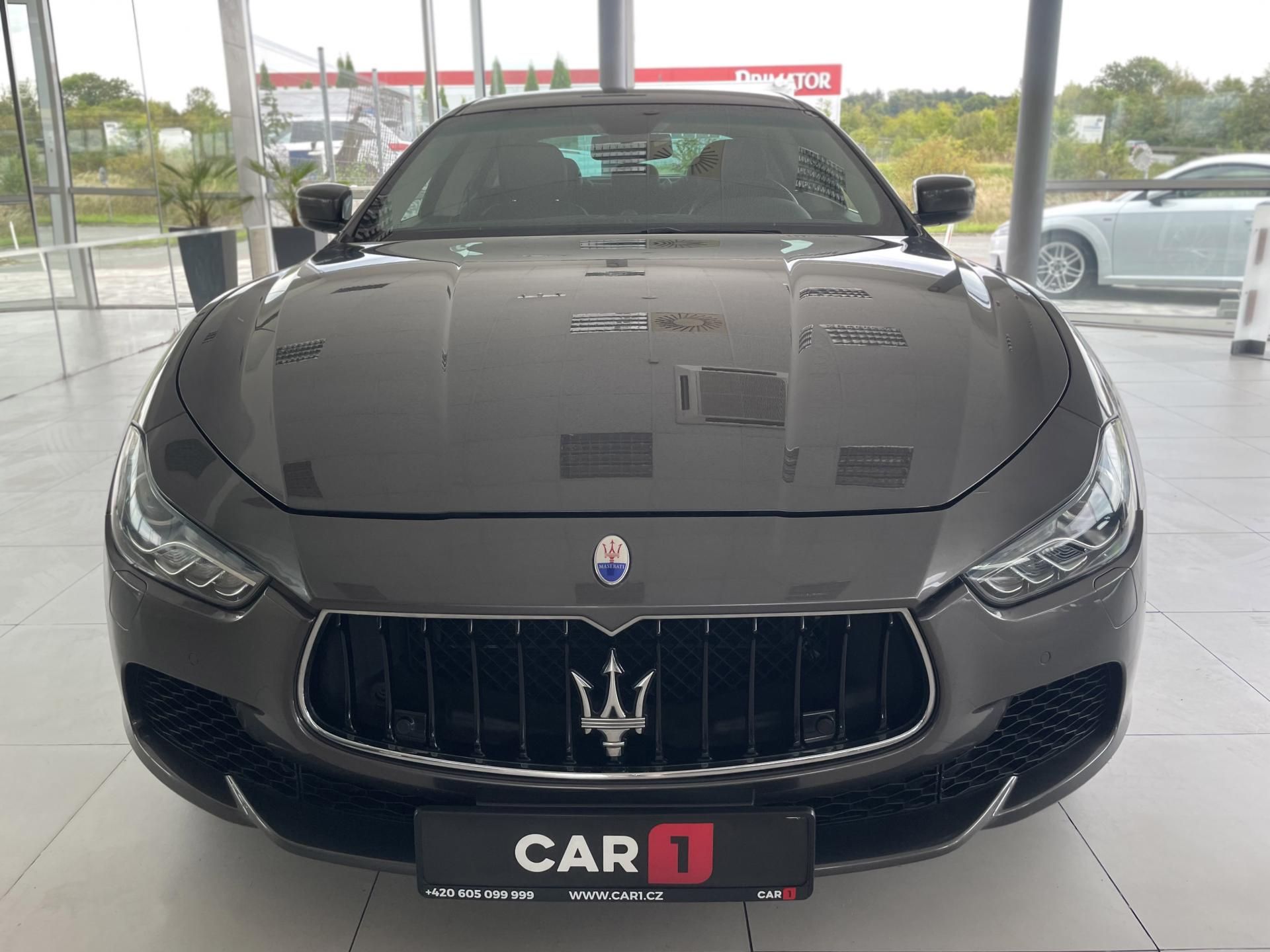 Maserati Ghibli, SQ4 302kW*V6*KeyLess*TopStav - fotka 3