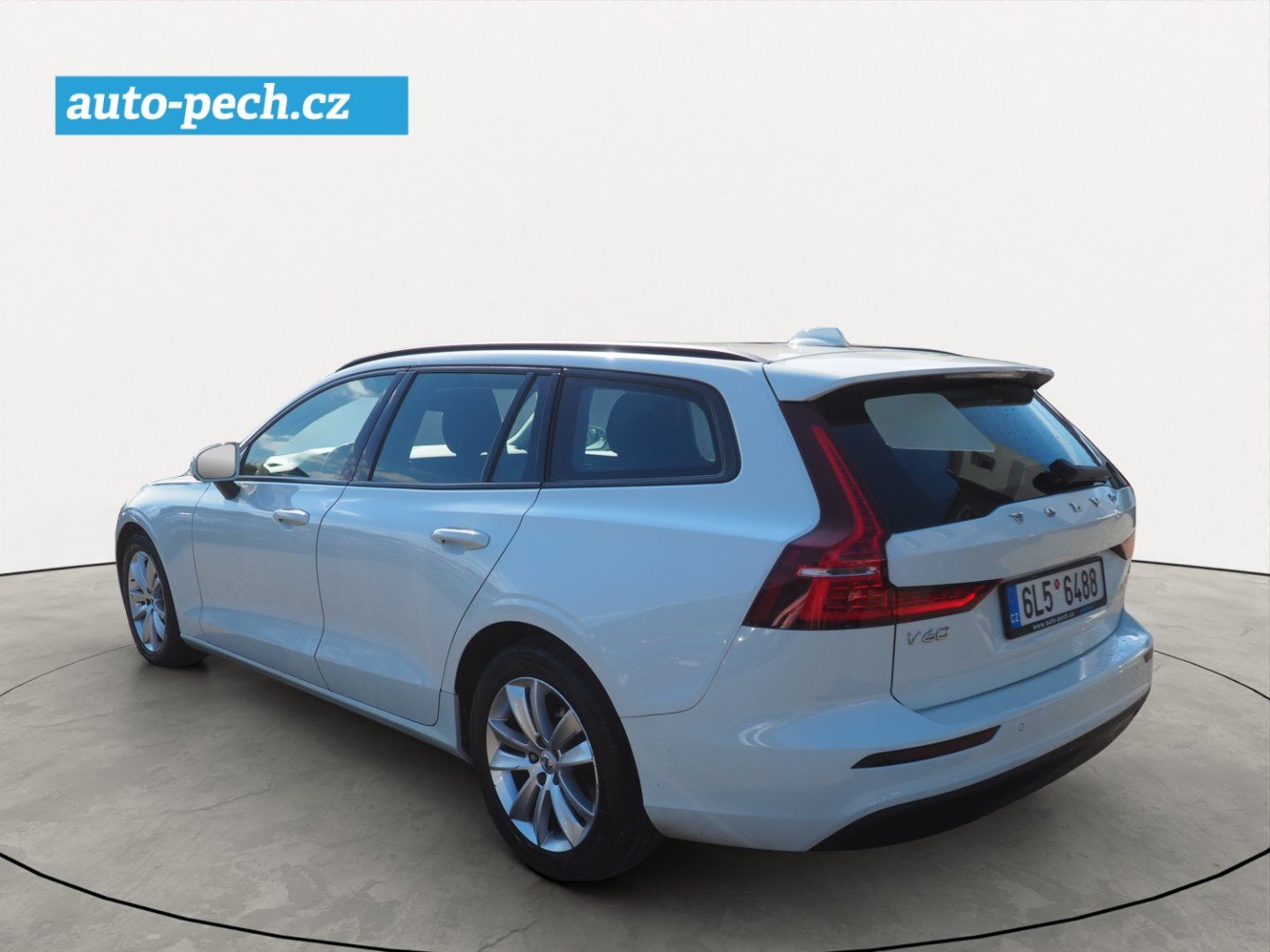 Volvo V60, 2.0 D3 momentum, nové rozvody - fotka 2