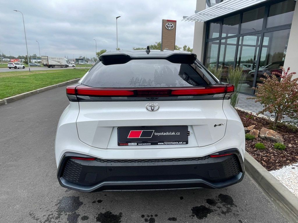 Toyota C-HR, 2.0 Hybrid FWD Executive - fotka 5