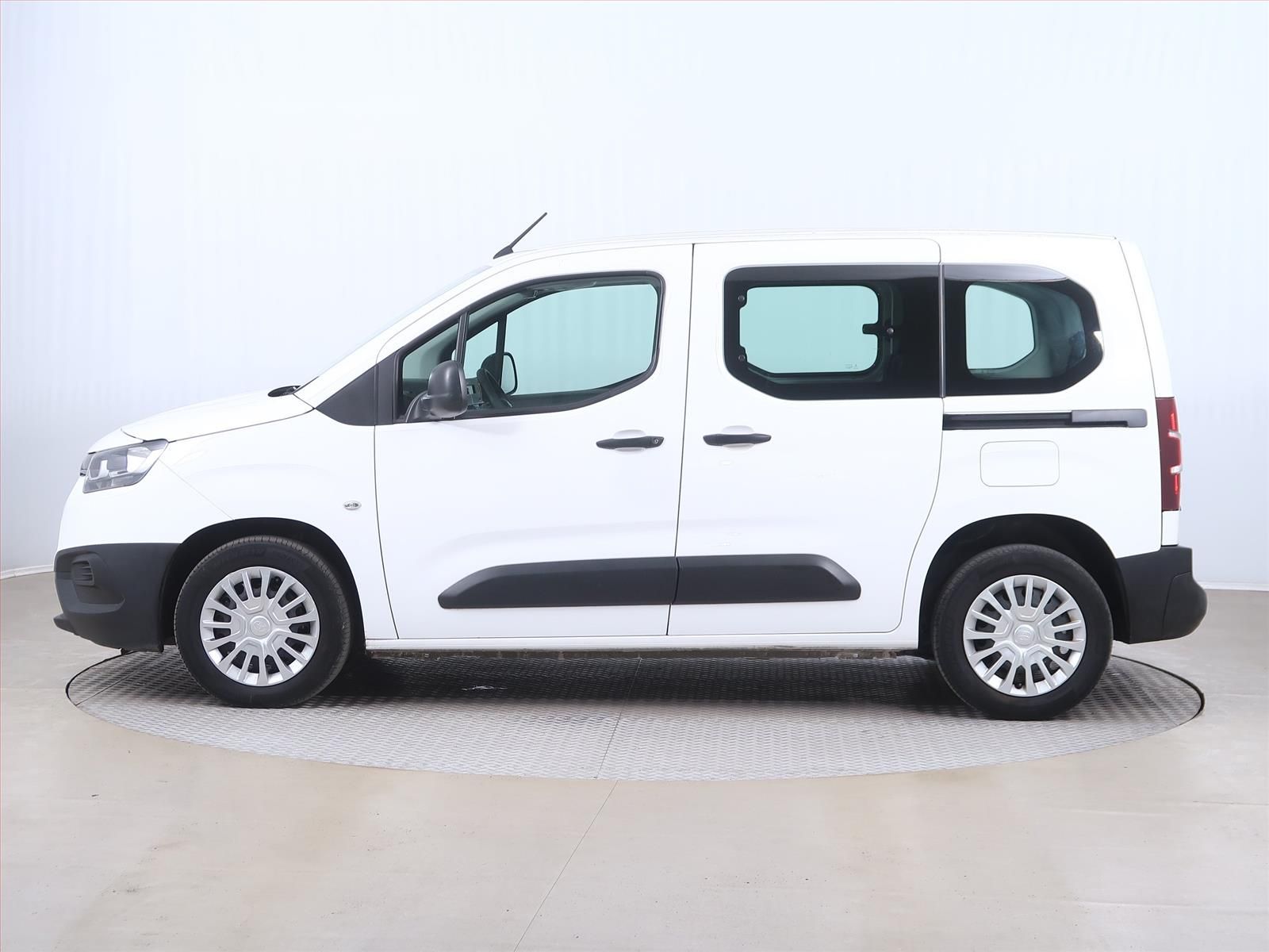 Toyota Proace City Verso, 1.2 T, 7Míst, Klima, Tempomat - fotka 3