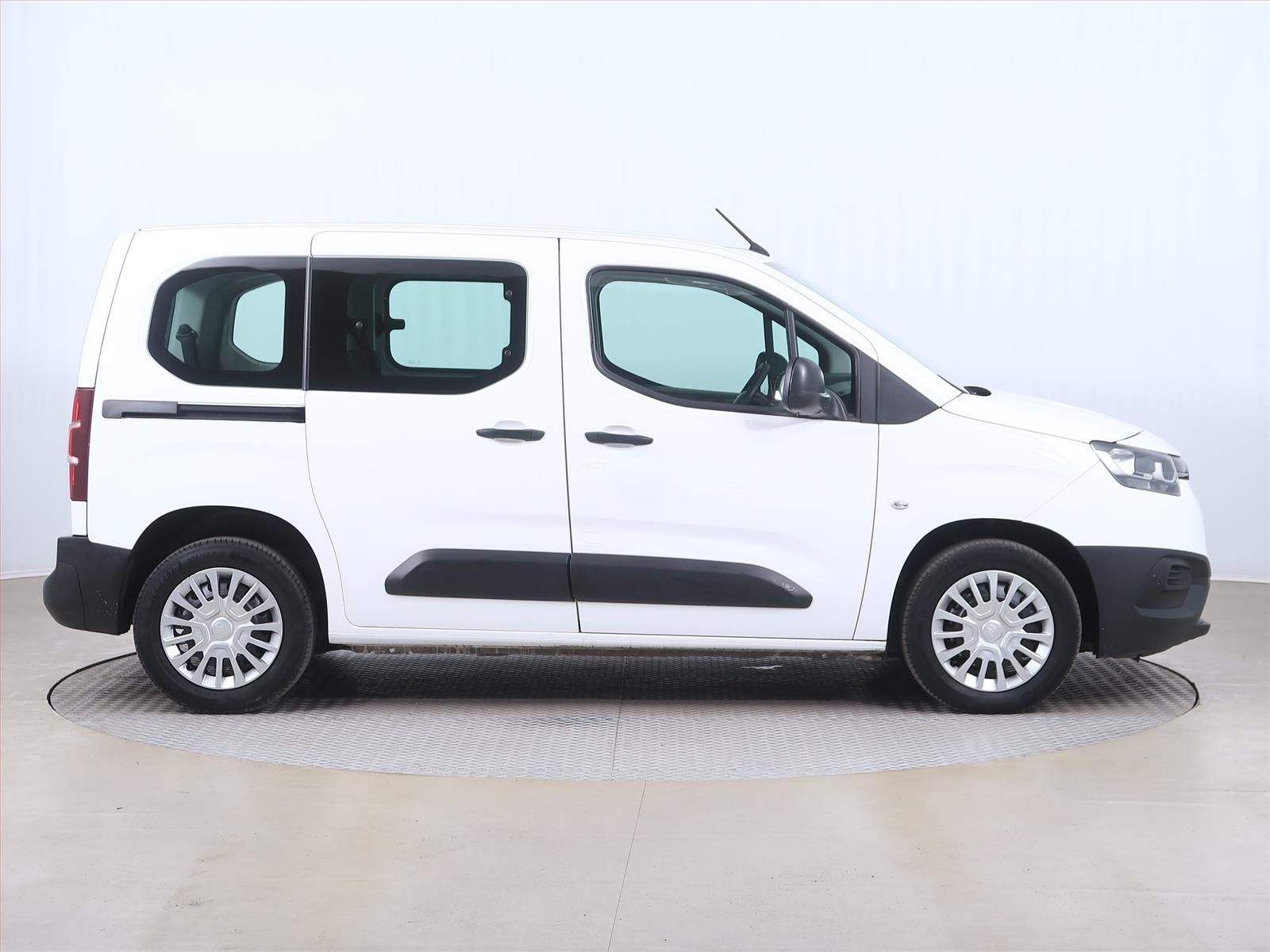 Toyota Proace City Verso, 1.2 T, 7Míst, Klima, Tempomat - fotka 6