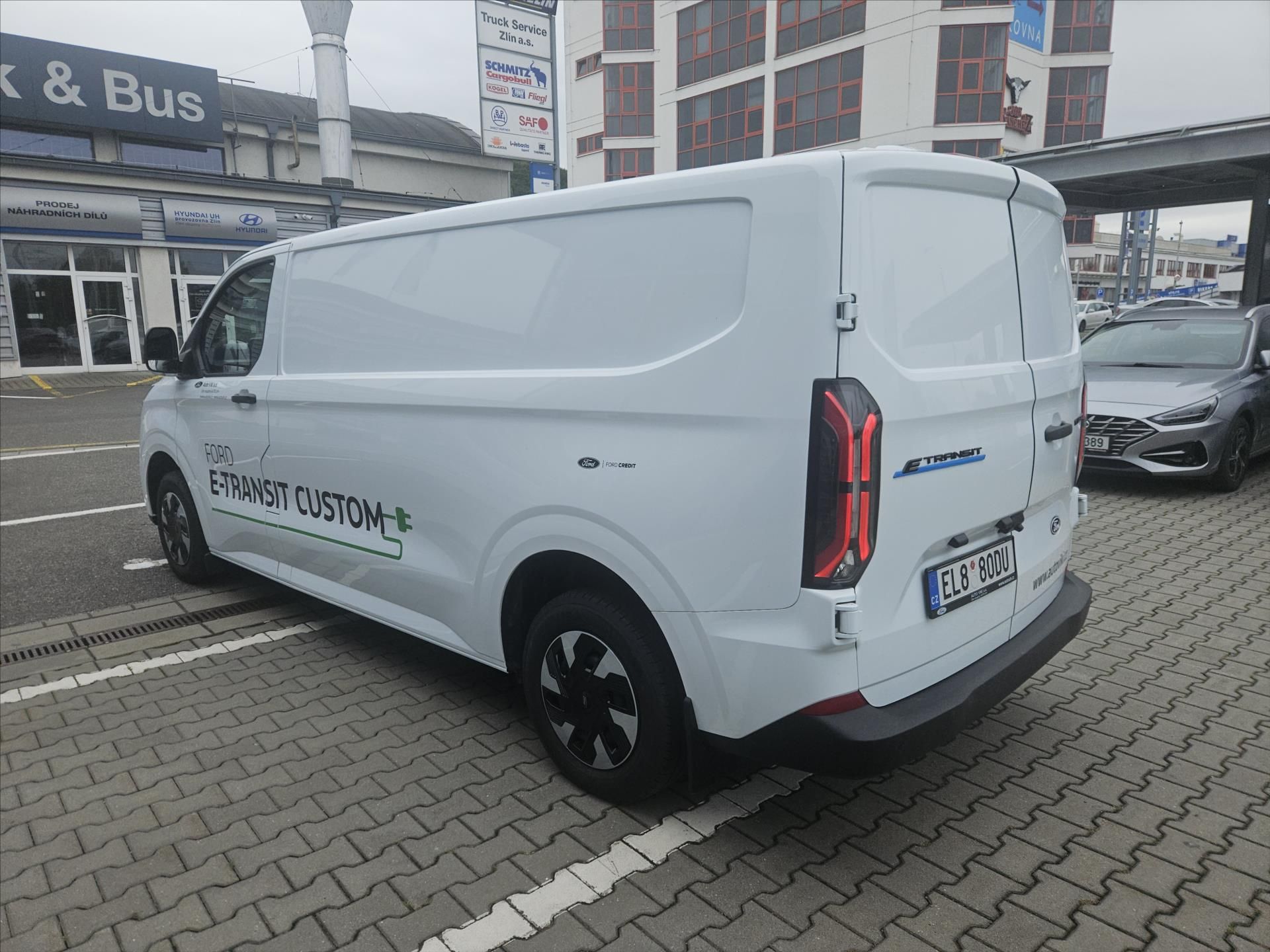 Ford Transit, 64 kWh 160 kW/218 k  VAN TREND - fotka 5