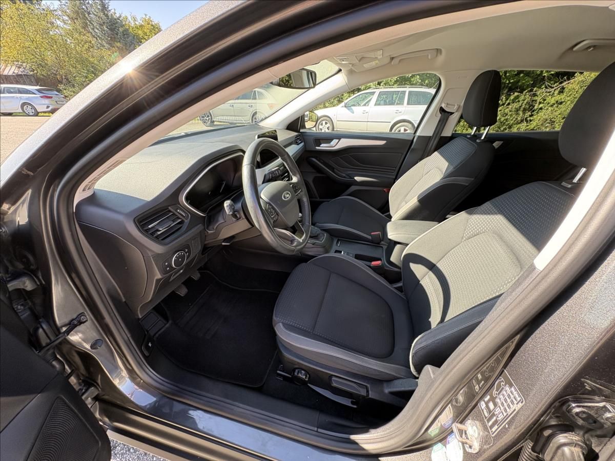Ford Focus, 1,5 TDCi88kW Led,Nav,Kamer,ACC - fotka 3