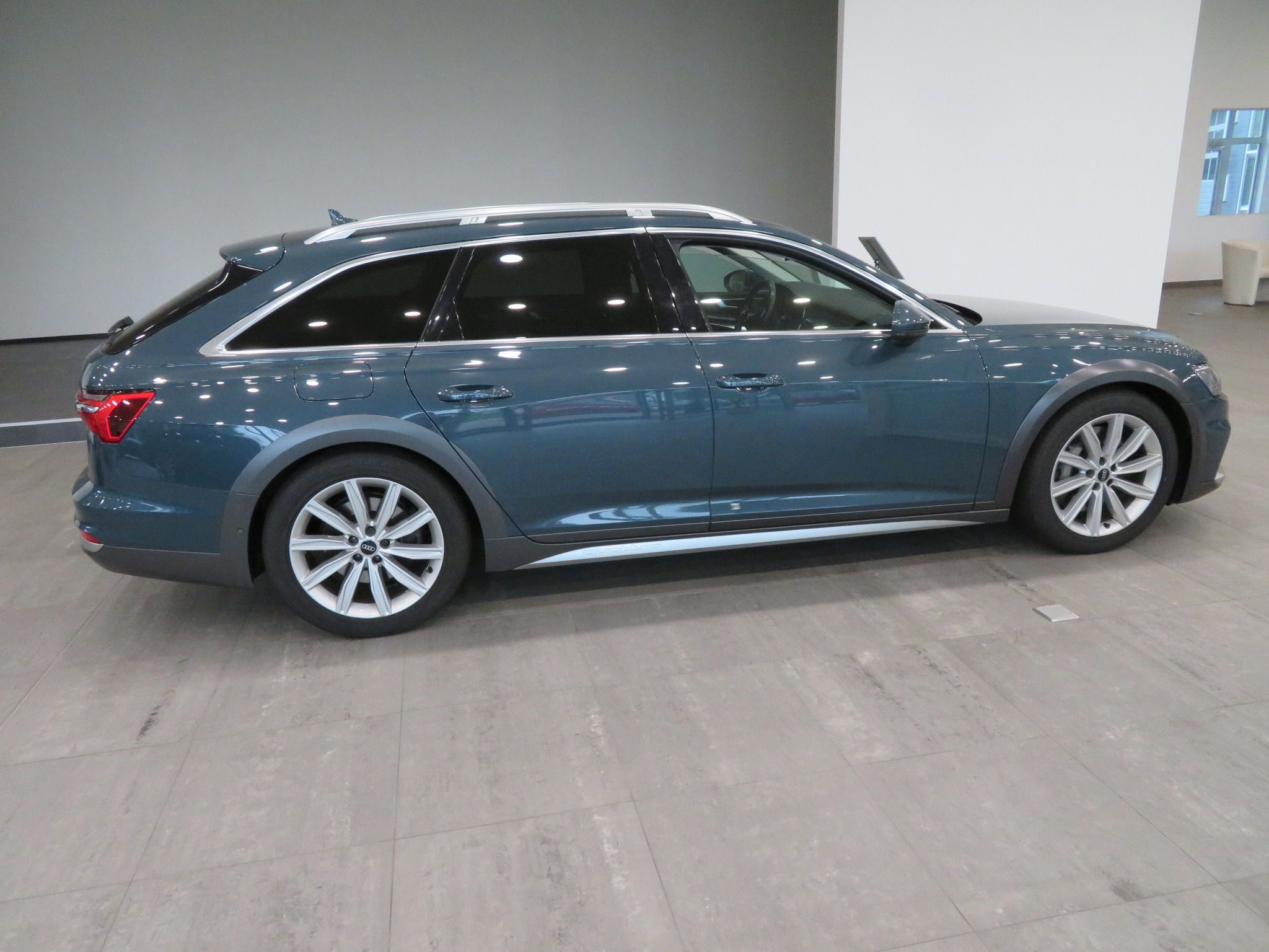 Audi A6 allroad, 3.0 TDI. 253 KW. Tažné. - fotka 3
