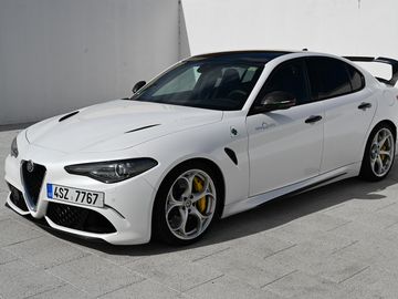 2.9 V6 Quadrifoglio 375KW 2/17