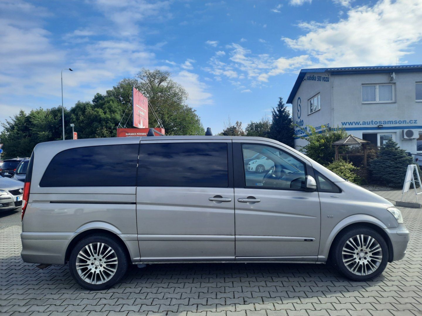 Mercedes-Benz Viano, 3.0 CDI 165kW *TREND*8 MÍST* - fotka 4