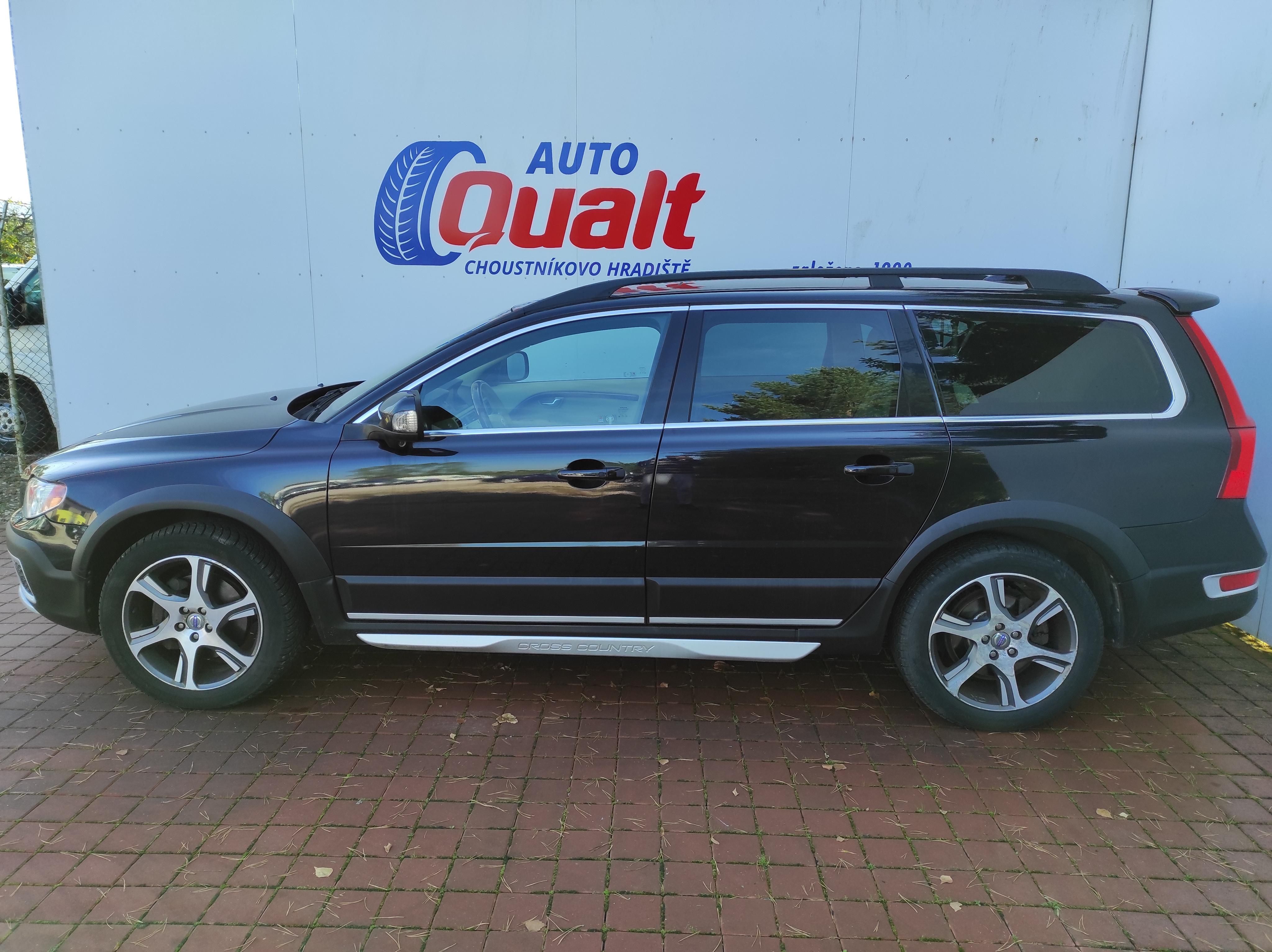 Volvo XC70, 2.4 D5 AWD INSCRIPTION, ČR,2.M - fotka 2