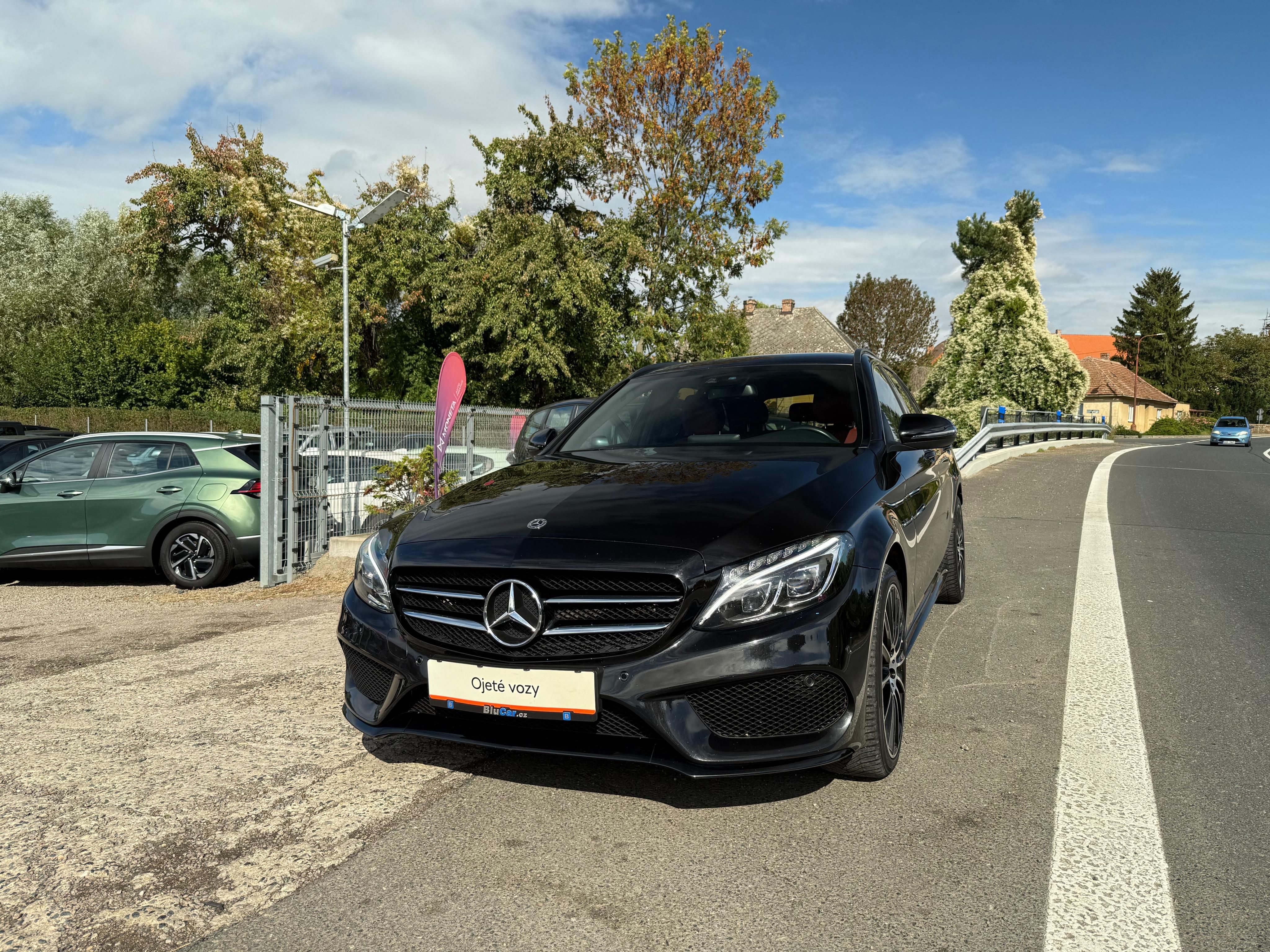 Mercedes-Benz Třídy C, 250D 4MATIC AMG ČR - fotka 3
