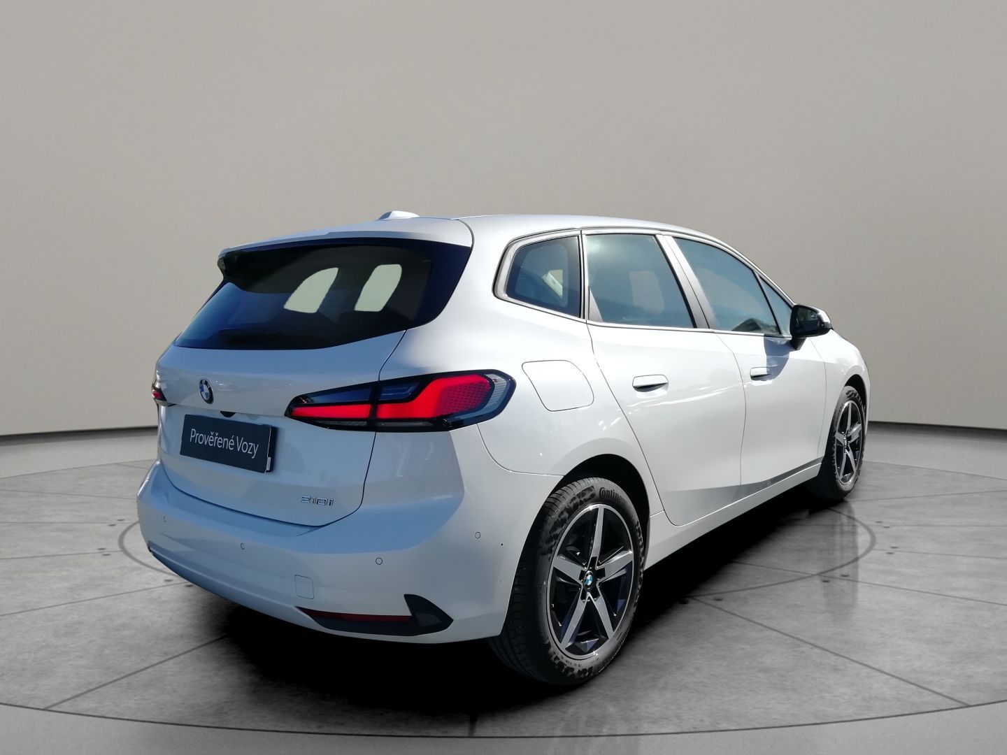 BMW Řada 2, 218i 100 kW Active Tourer - fotka 2