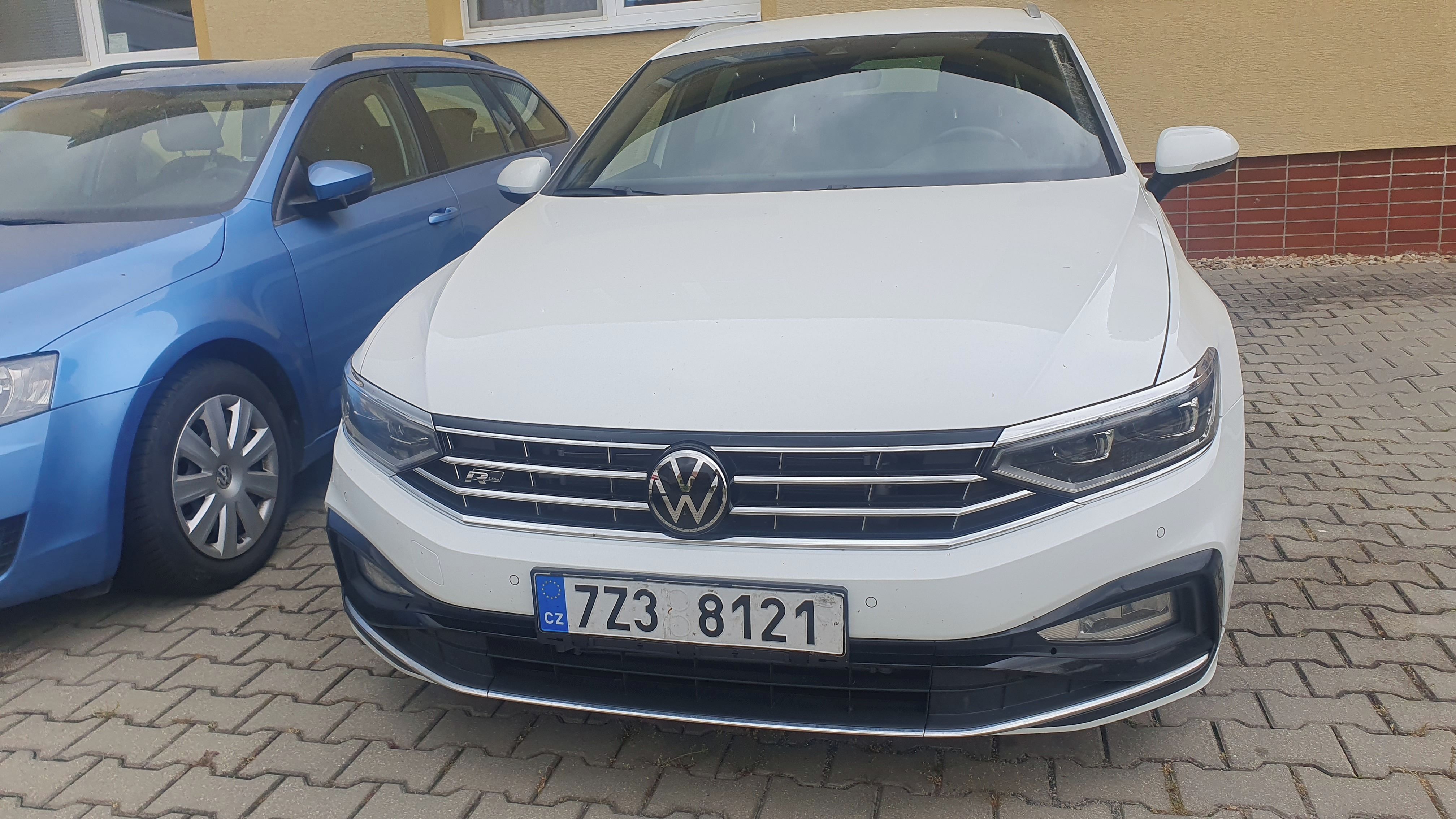 Volkswagen Passat, 2.0 TDI 147 kw R-Line, Matrix - fotka 2