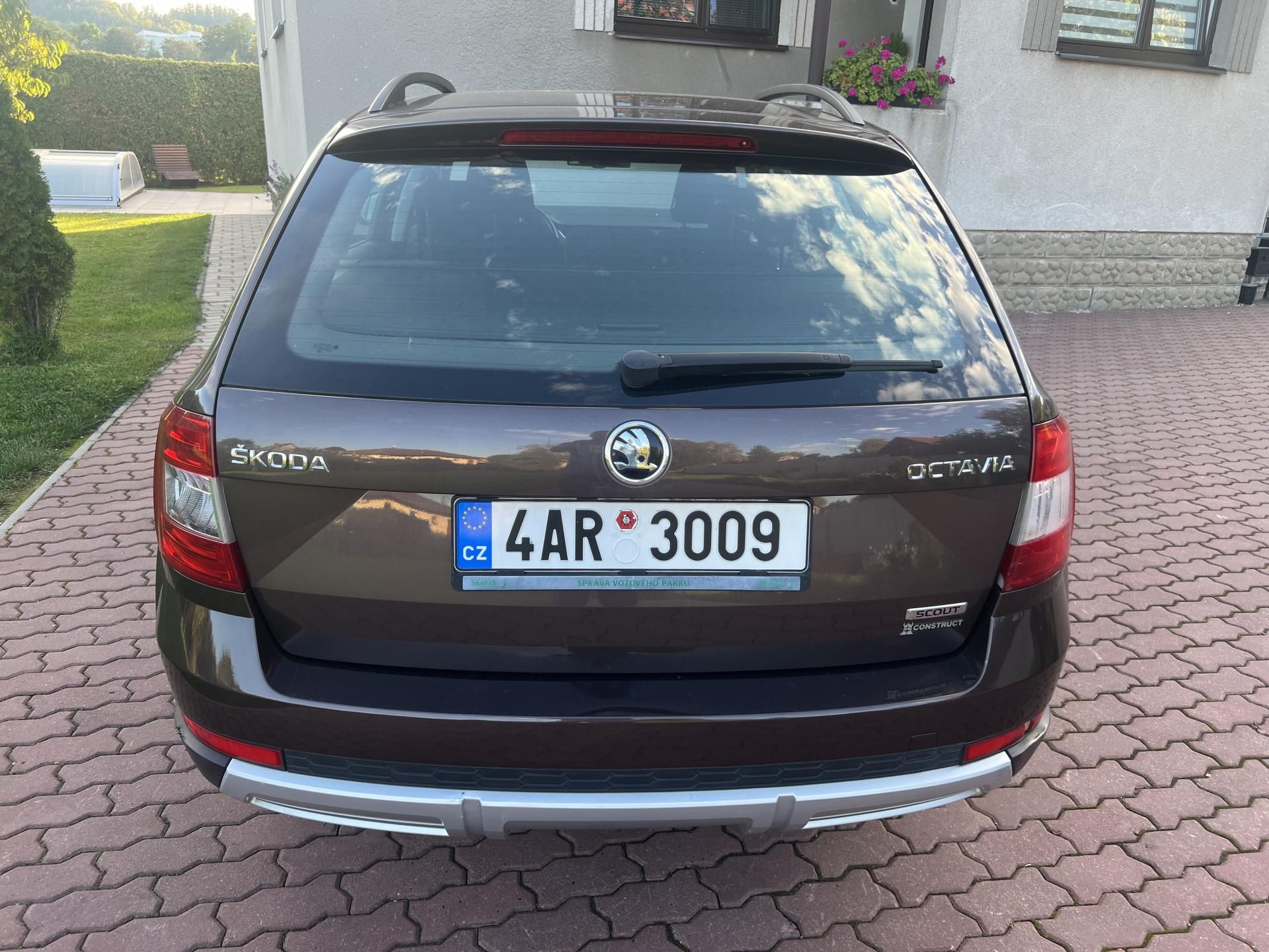 Škoda Octavia, 2.0TDI 110KW,4x4,SCOUT,ALU - fotka 6