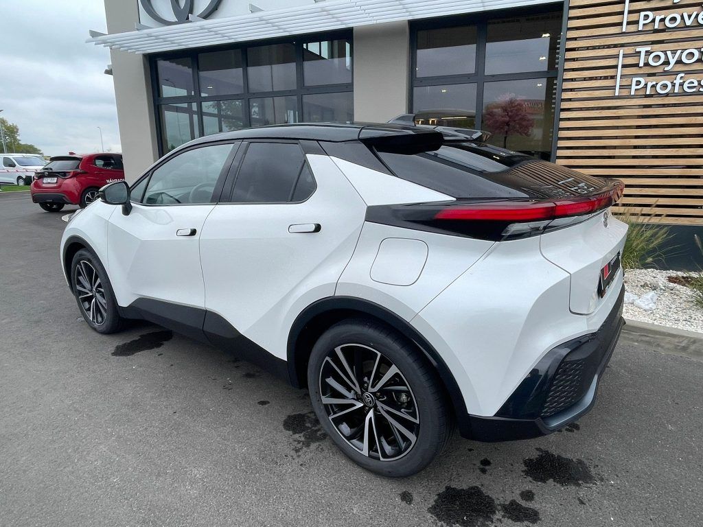 Toyota C-HR, 2.0 Hybrid FWD Executive - fotka 4